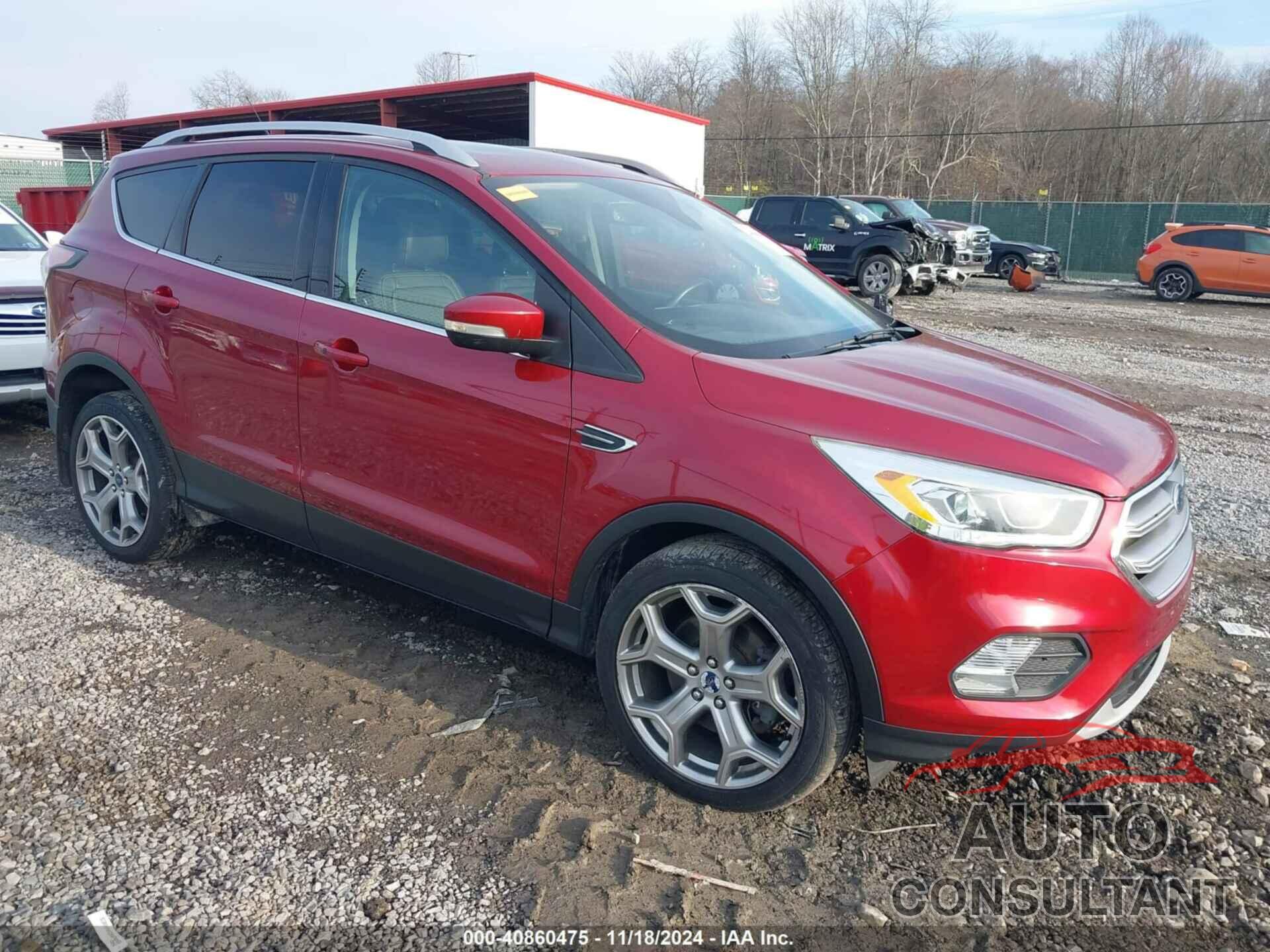 FORD ESCAPE 2017 - 1FMCU9J98HUA11668