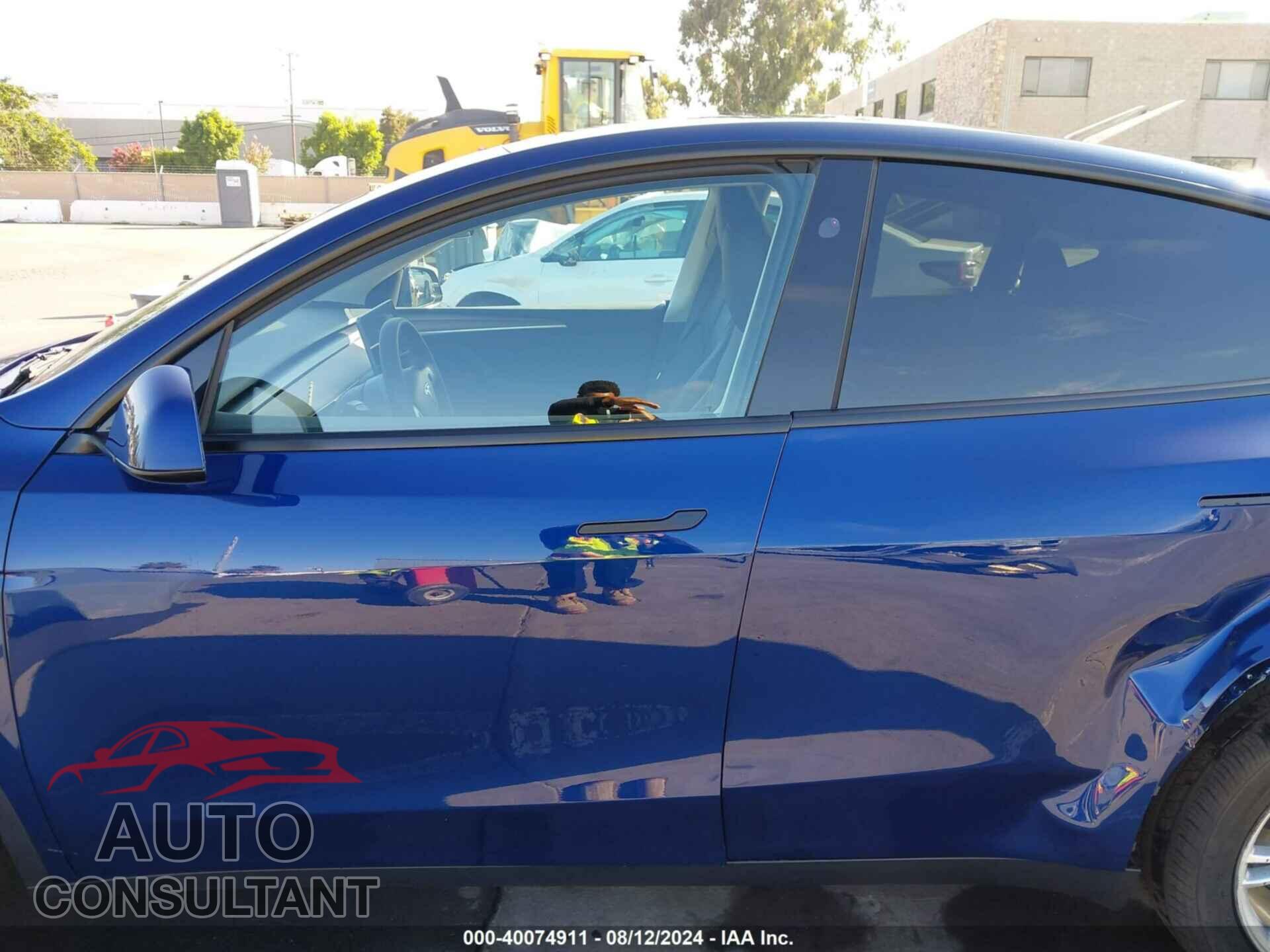 TESLA MODEL Y 2024 - 7SAYGDEE9RF982140