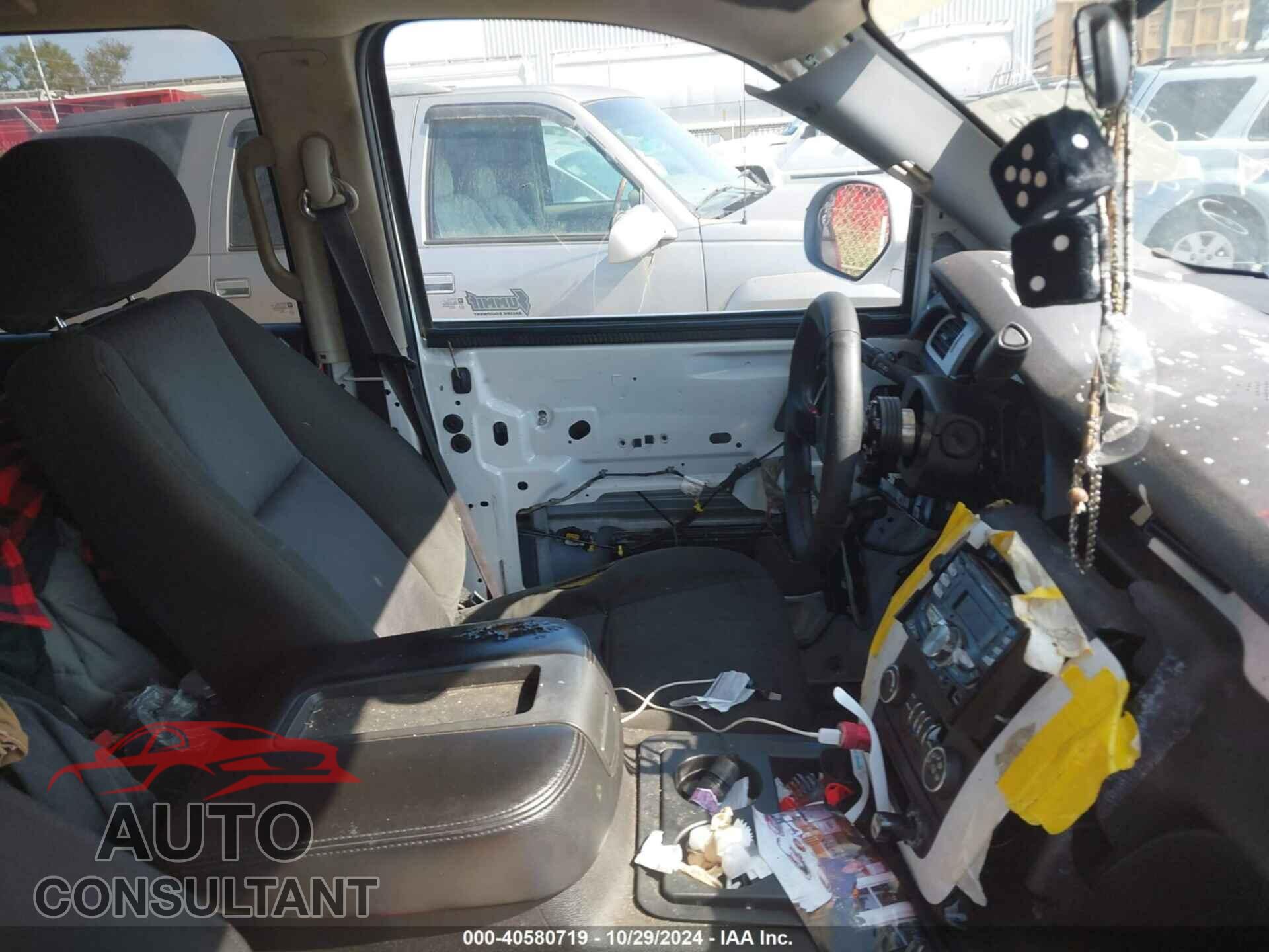 CHEVROLET TAHOE 2010 - 1GNMCAE03AR219871