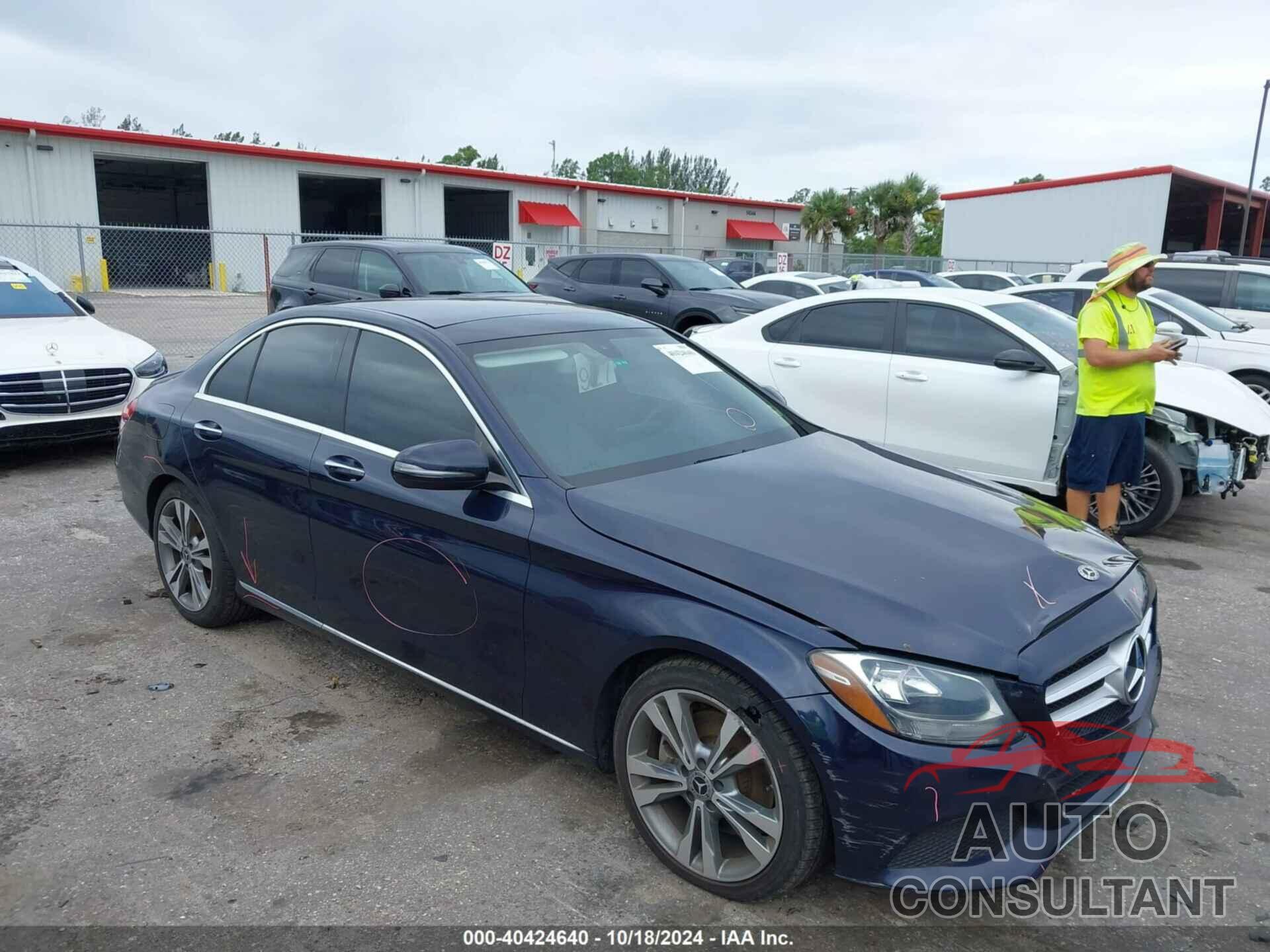 MERCEDES-BENZ C 300 2018 - 55SWF4JB5JU234393