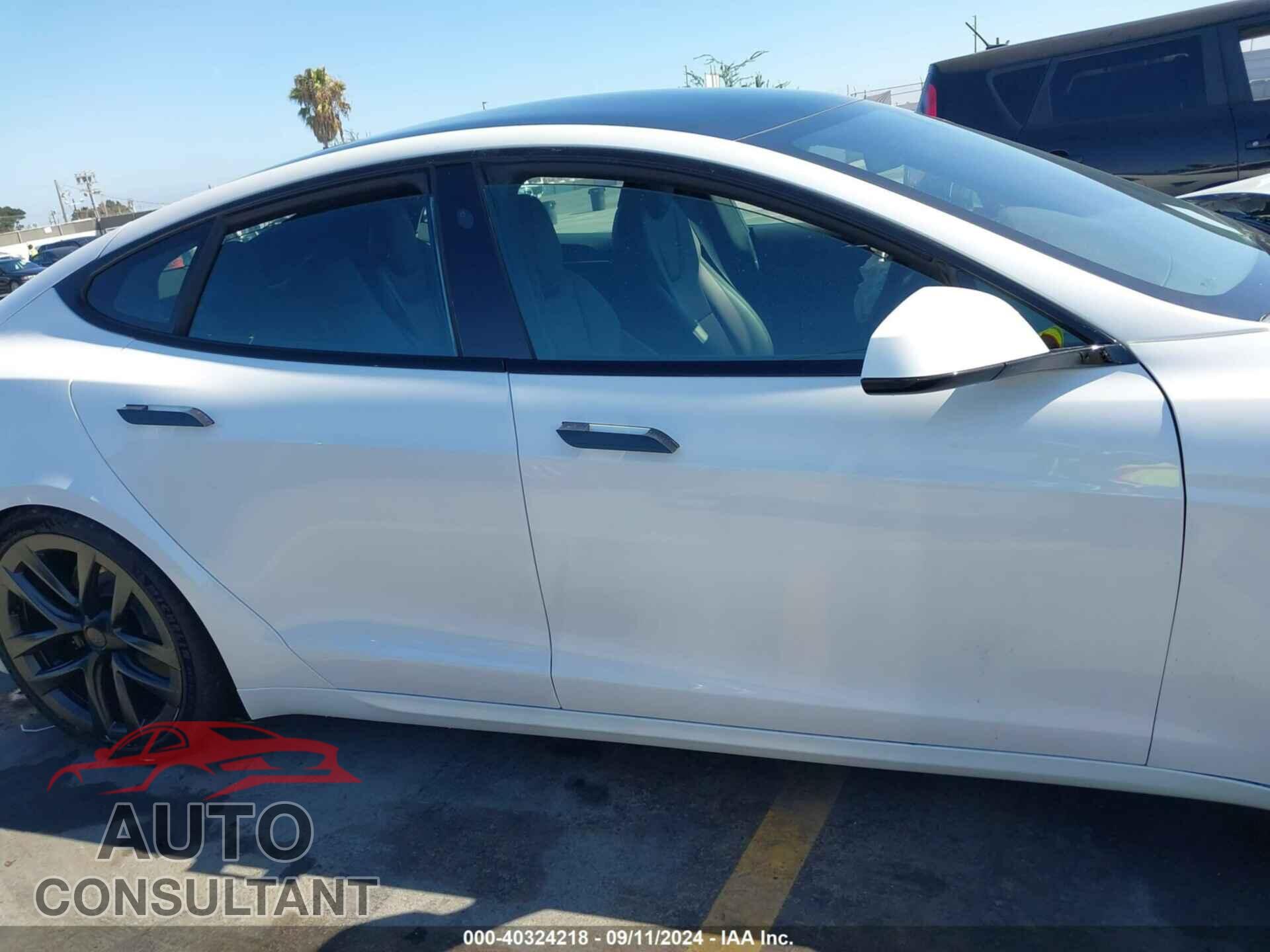 TESLA MODEL S 2022 - 5YJSA1E53NF492371