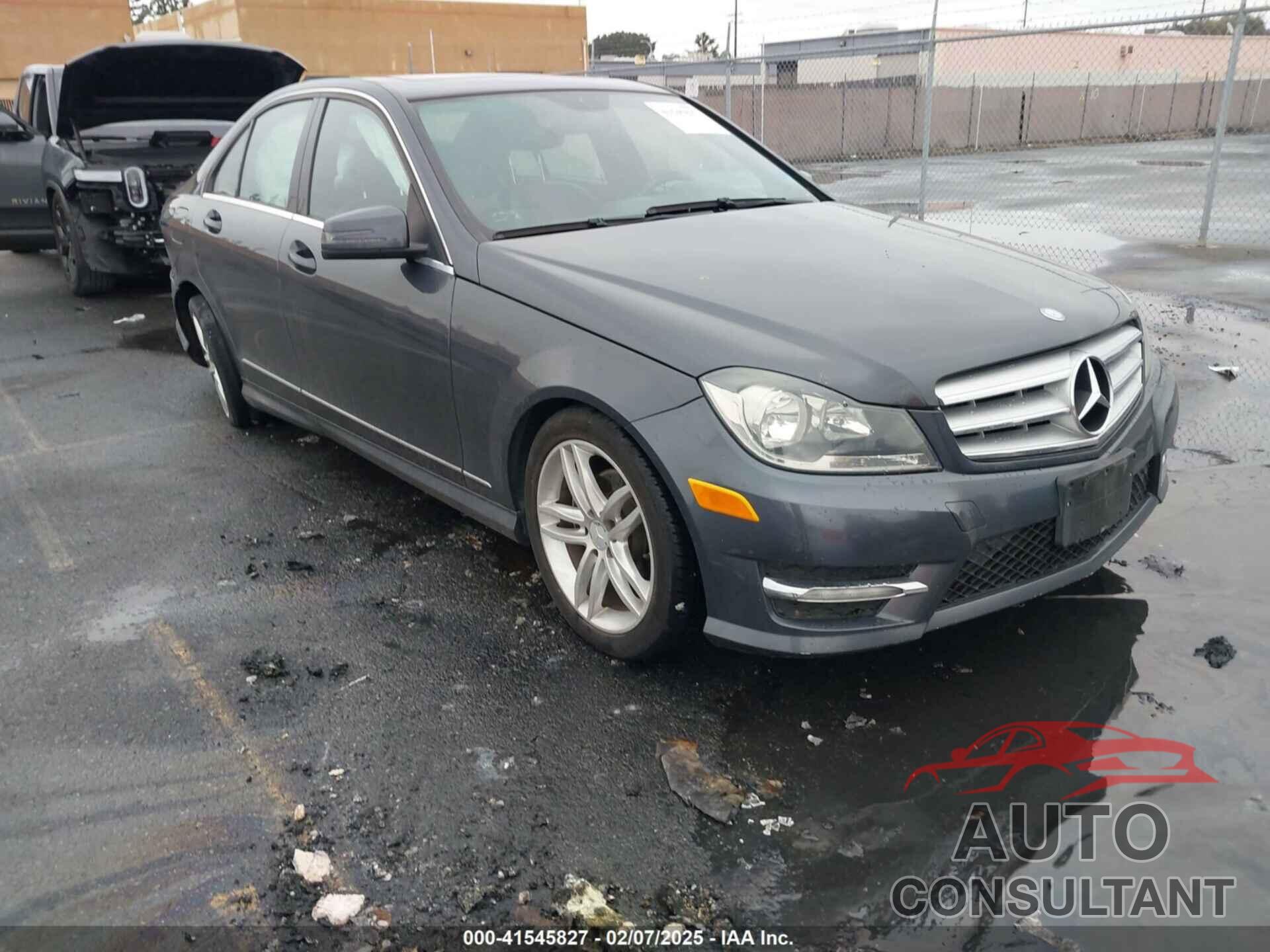 MERCEDES-BENZ C 250 2013 - WDDGF4HB4DR271676