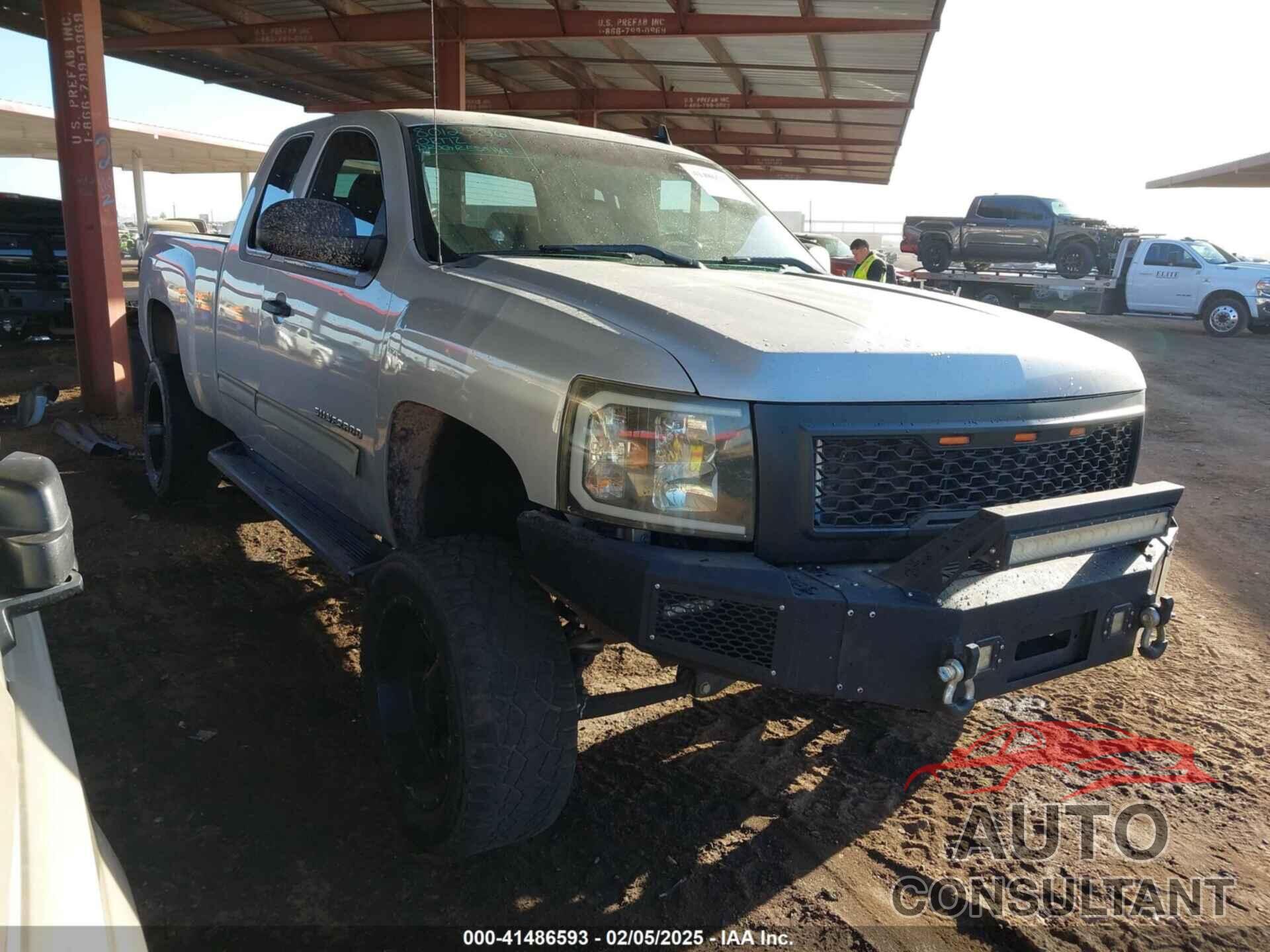 CHEVROLET SILVERADO 1500 2011 - 1GCRCSE09BZ423063