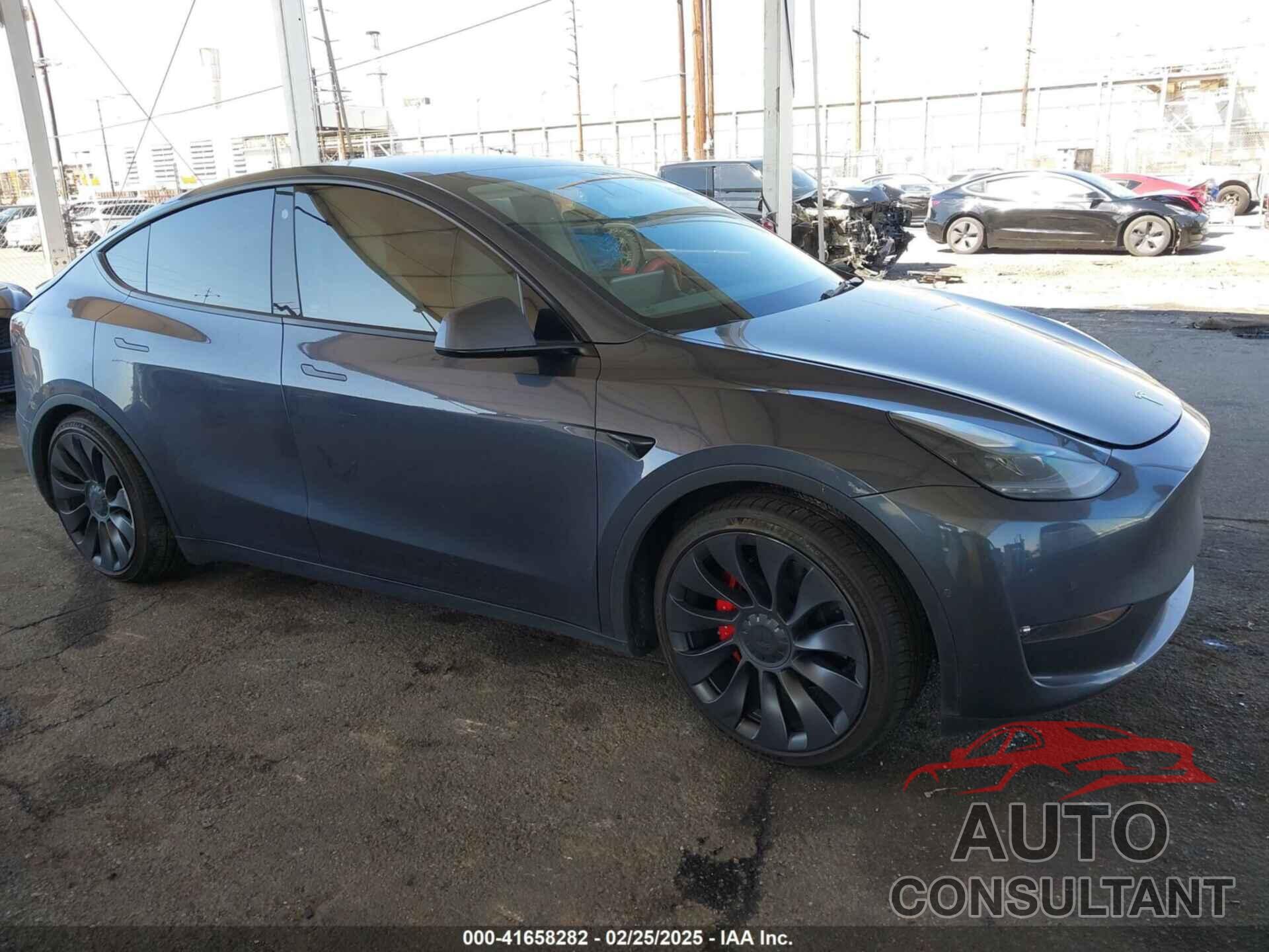 TESLA MODEL Y 2021 - 5YJYGDEF4MF201989