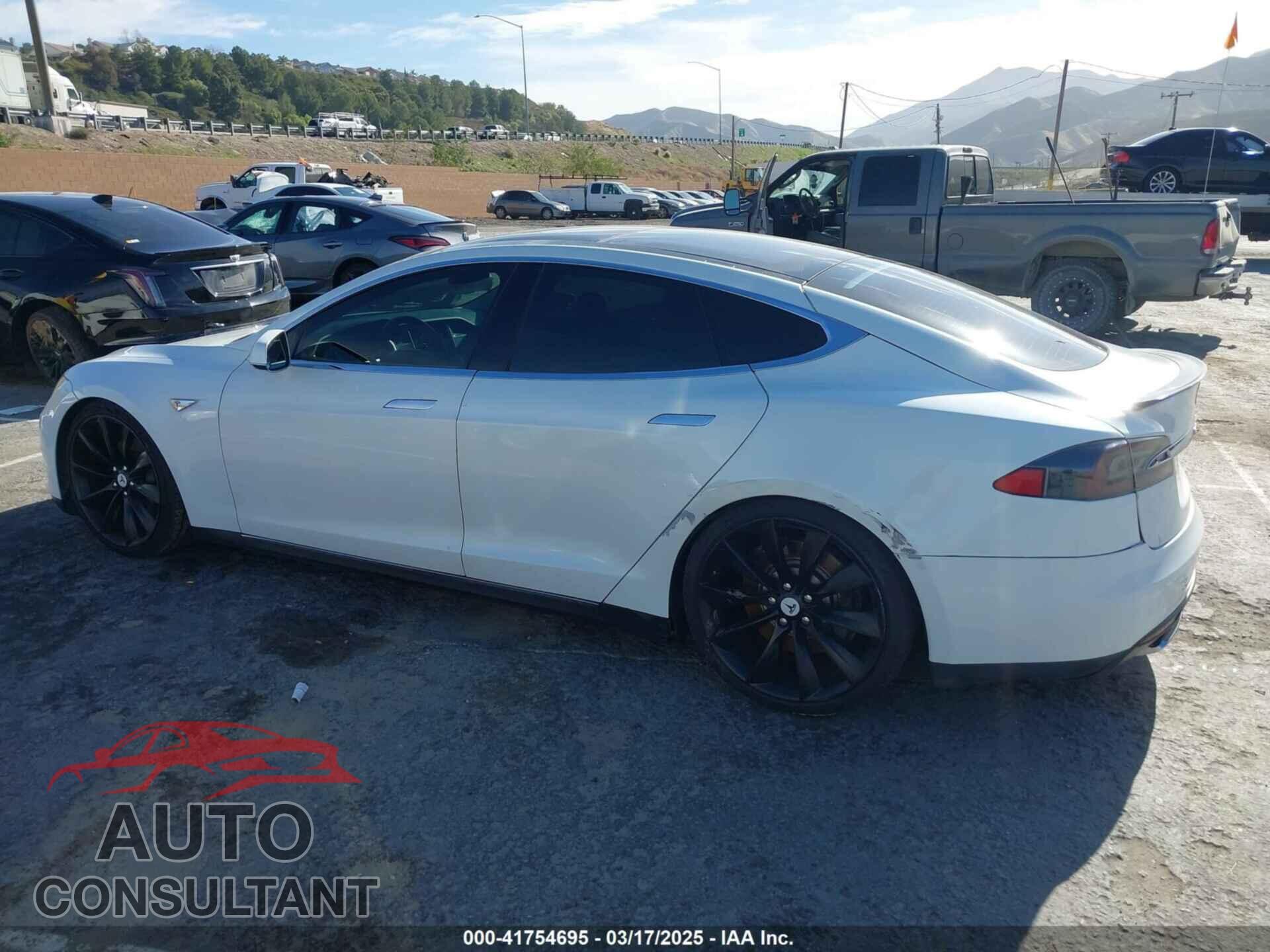 TESLA MODEL S 2013 - 5YJSA1DP5DFP09971
