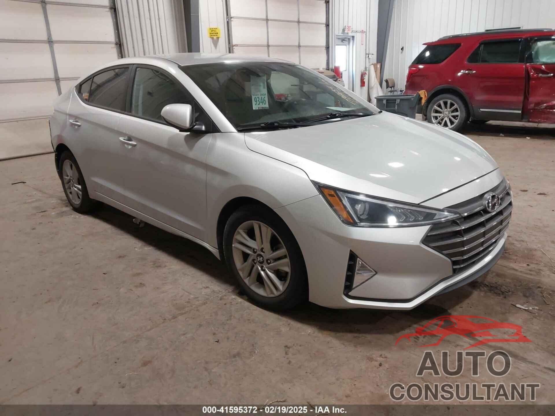 HYUNDAI ELANTRA 2019 - 5NPD84LF4KH416317