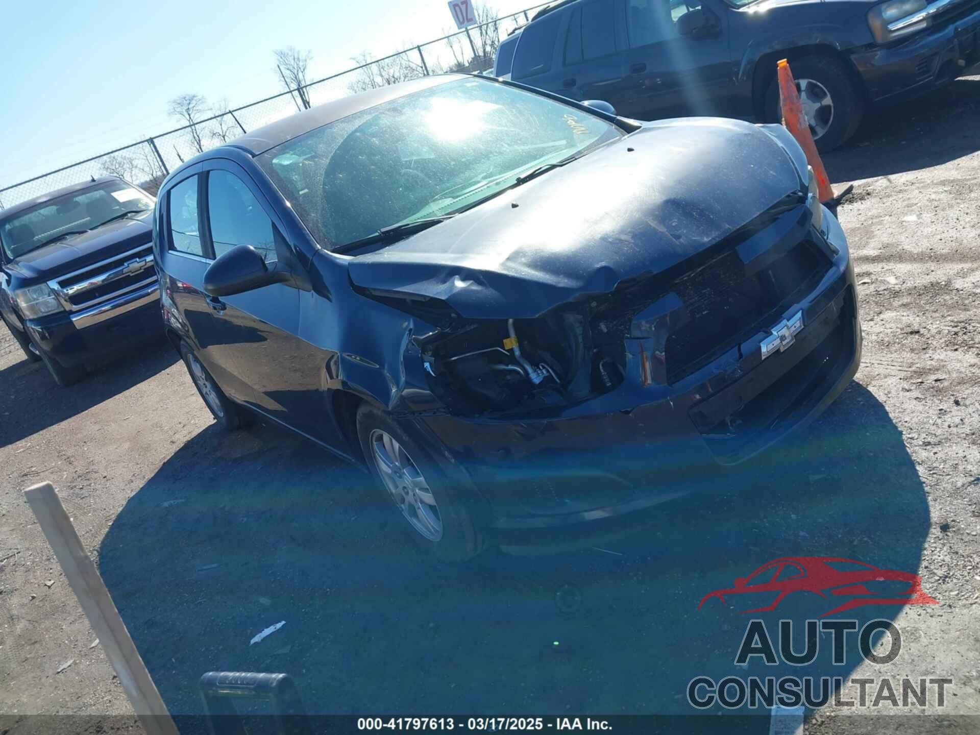 CHEVROLET SONIC 2015 - 1G1JC6SH9F4170028