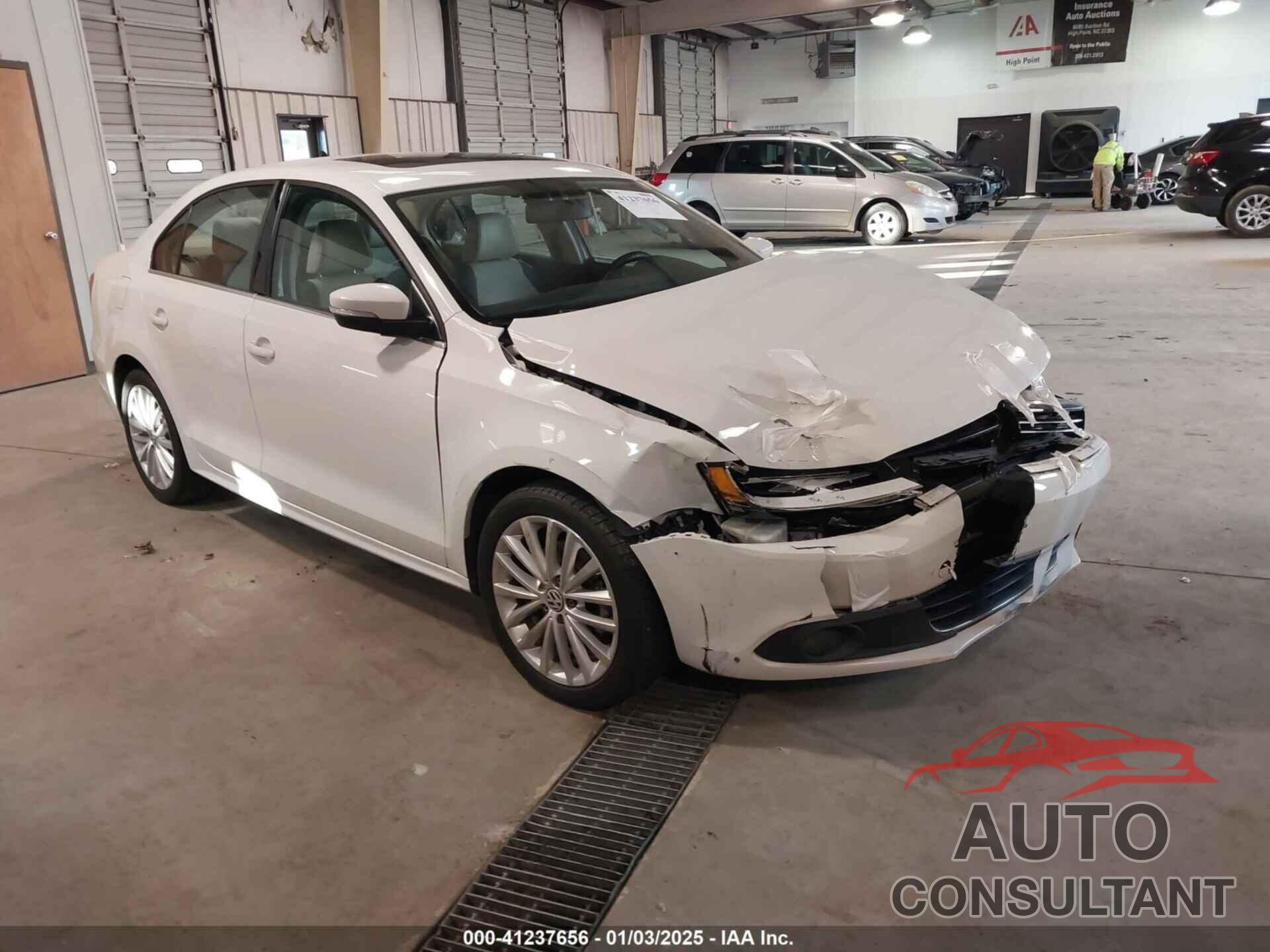 VOLKSWAGEN JETTA 2013 - 3VWLX7AJ8DM235321