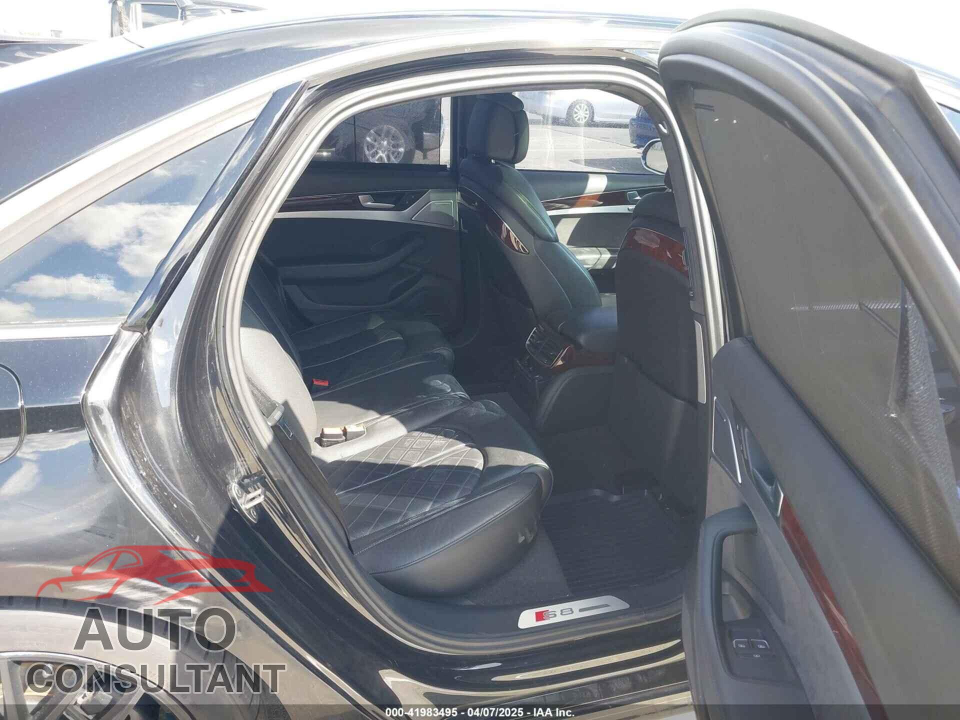 AUDI S8 2013 - WAUD2AFD6DN021372