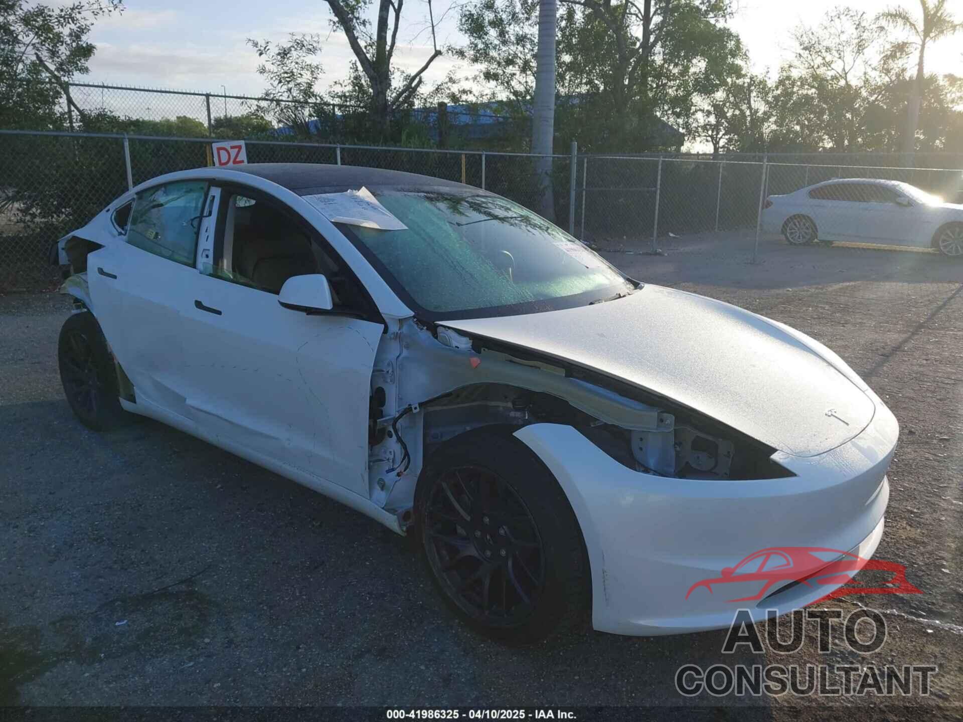 TESLA MODEL 3 2024 - 5YJ3E1EA8RF848616
