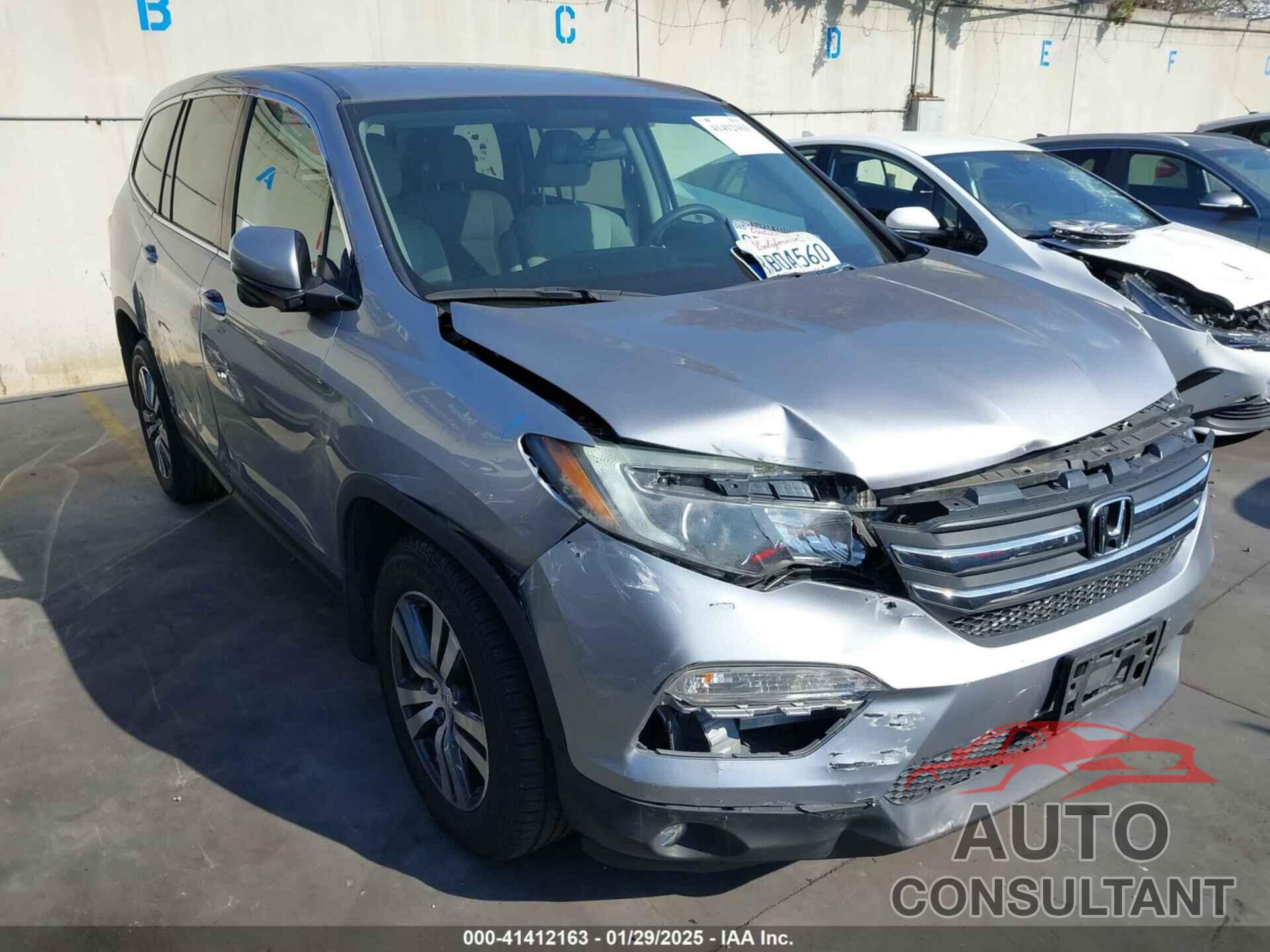 HONDA PILOT 2017 - 5FNYF5H38HB035573