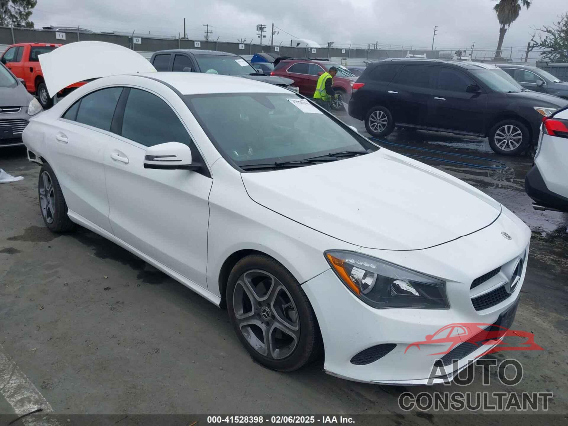 MERCEDES-BENZ CLA 250 2018 - WDDSJ4EB0JN677342