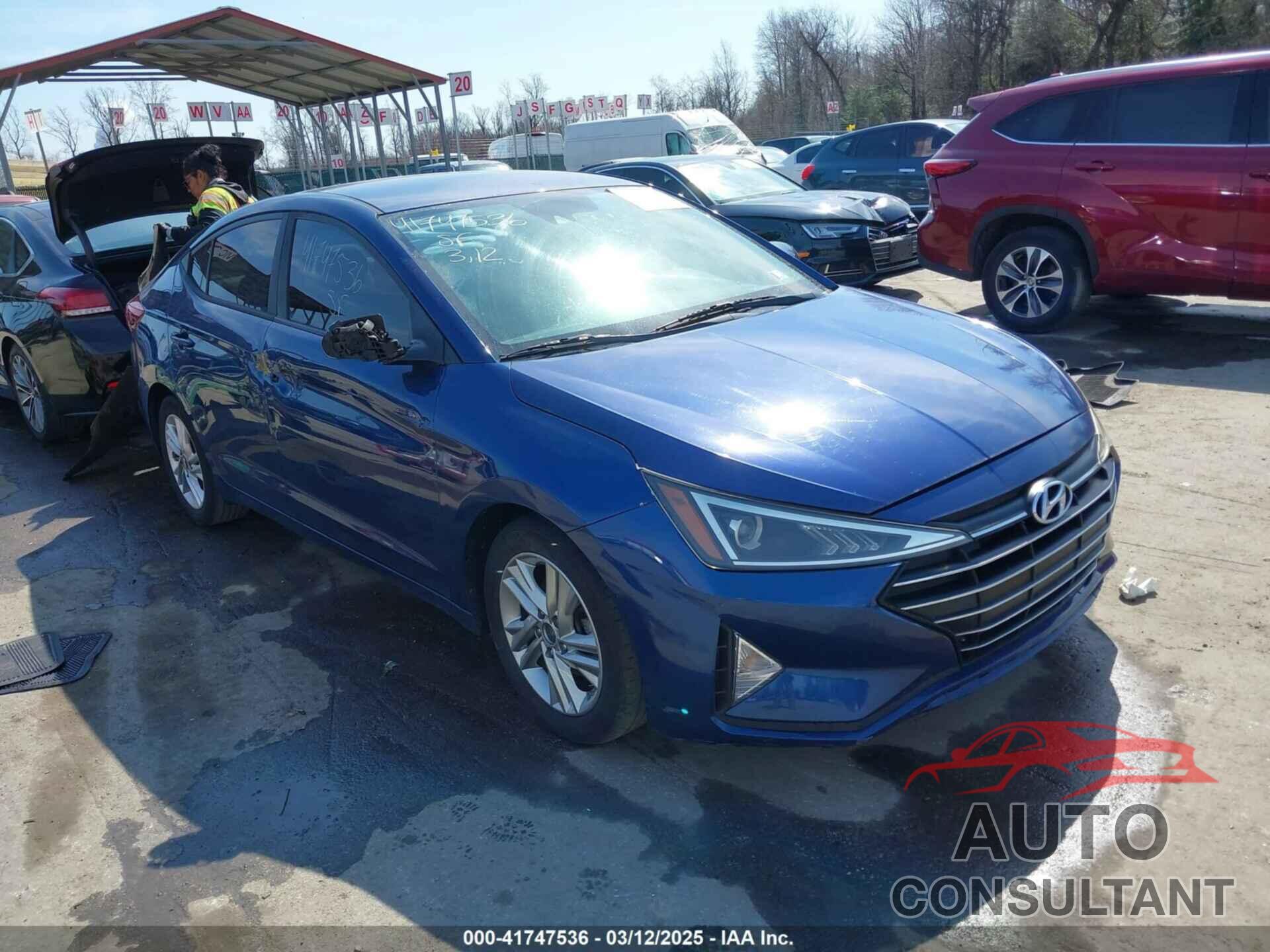 HYUNDAI ELANTRA 2019 - 5NPD84LF0KH435303