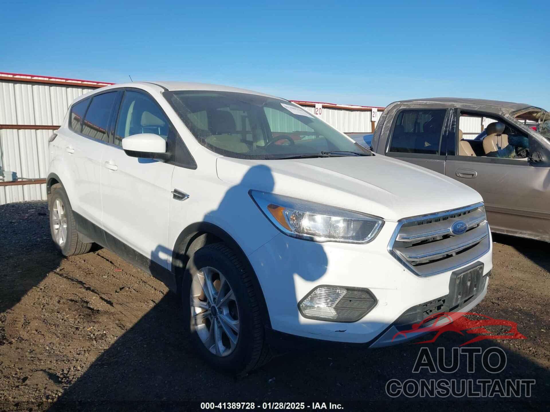 FORD ESCAPE 2017 - 1FMCU9G96HUC35870
