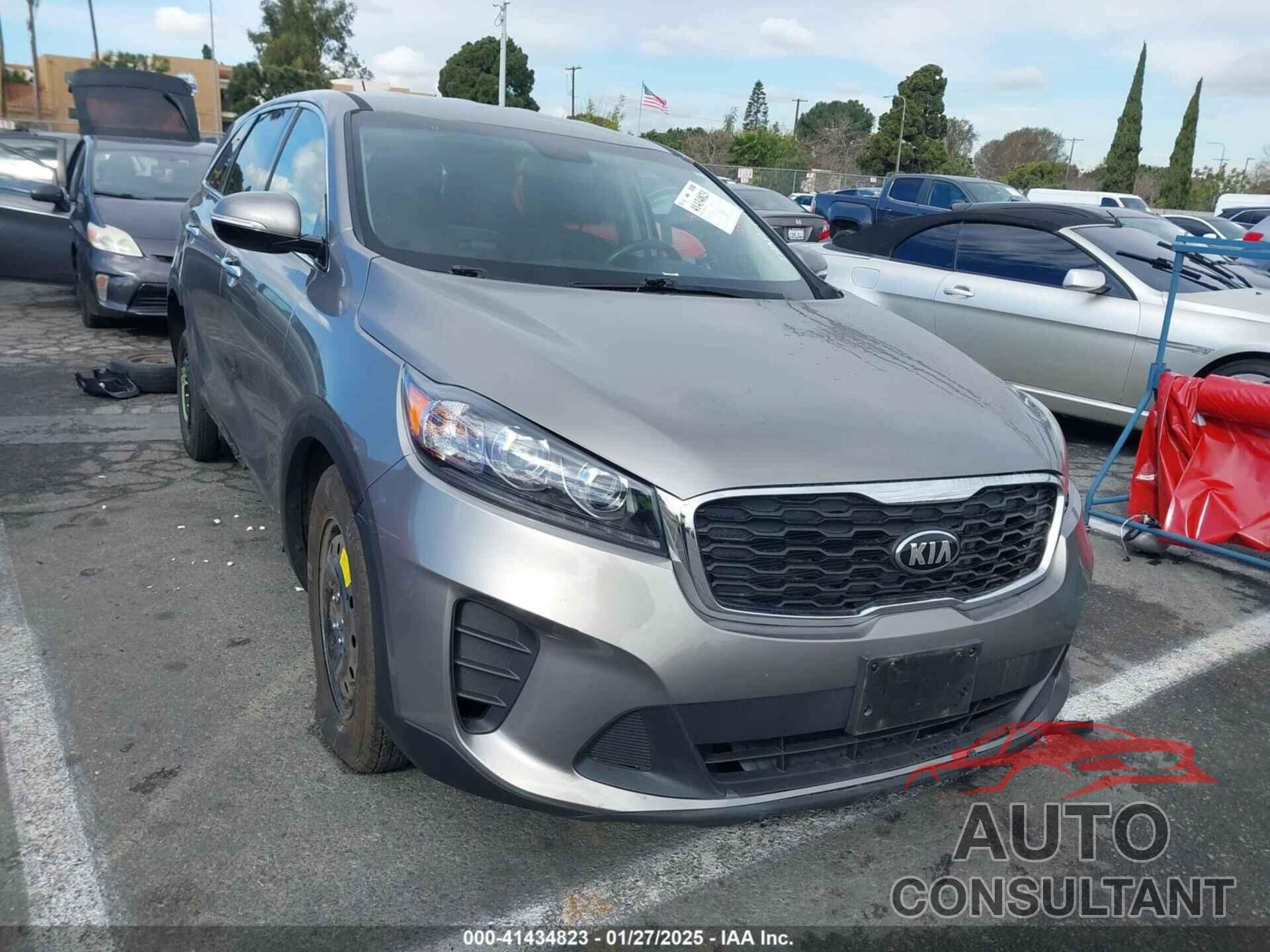 KIA SORENTO 2019 - 5XYPG4A3XKG530399
