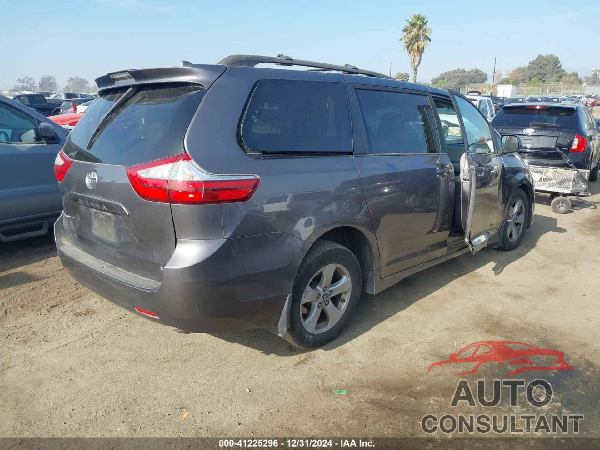 TOYOTA SIENNA 2019 - 5TDKZ3DC4KS987948