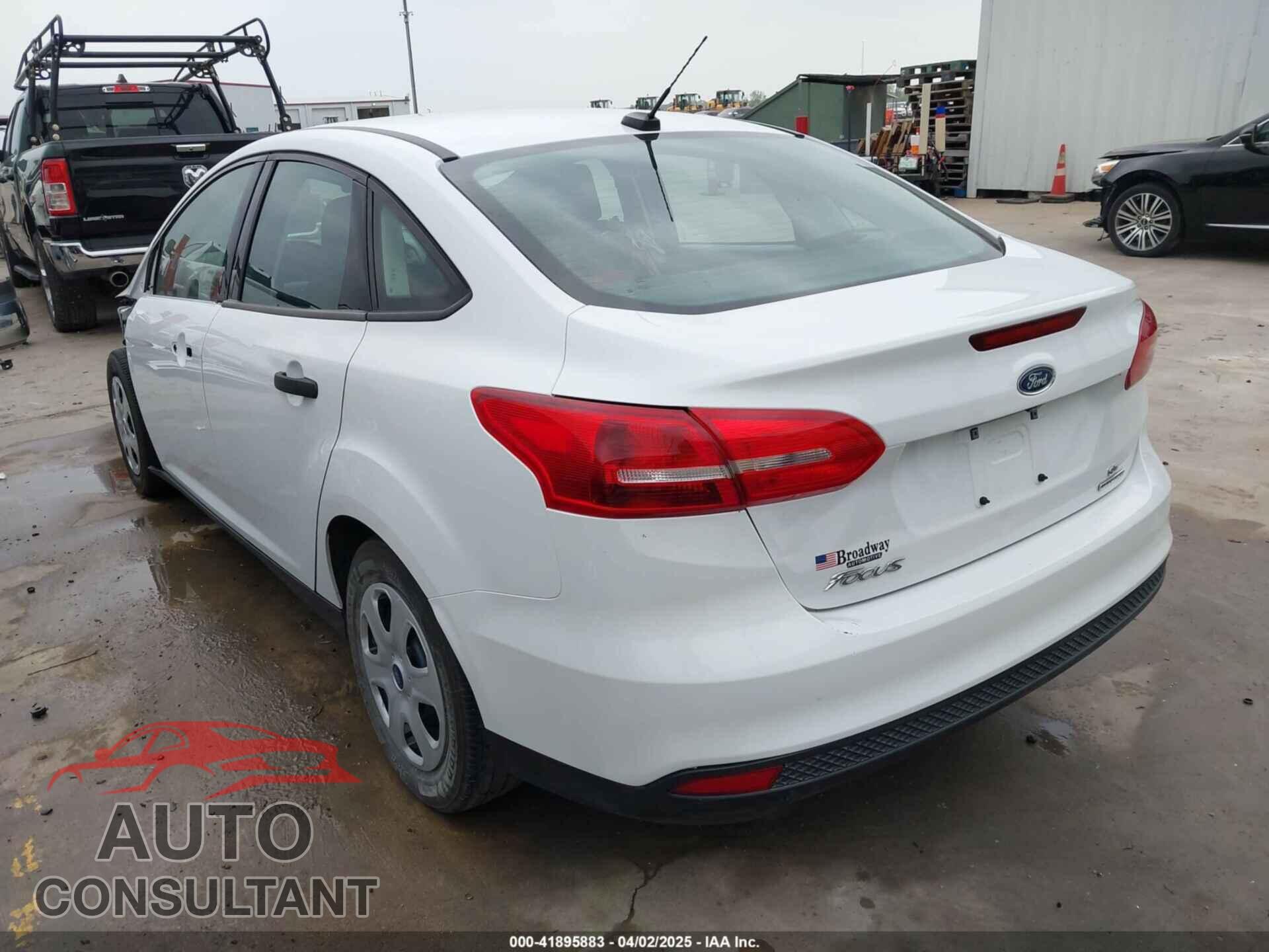 FORD FOCUS 2018 - 1FADP3E23JL212714