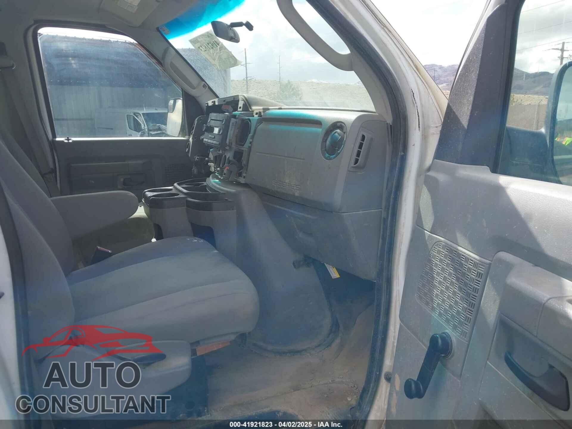 FORD E-350 SUPER DUTY 2011 - 1FBSS3BL0BDB20439