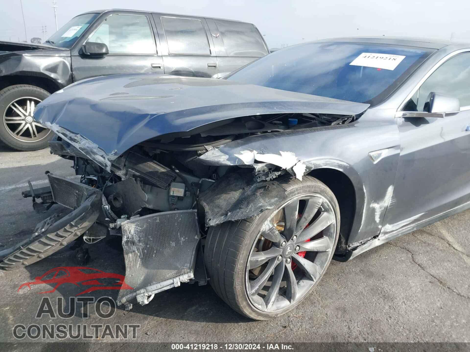 TESLA MODEL S 2015 - 5YJSA1E48FF112739