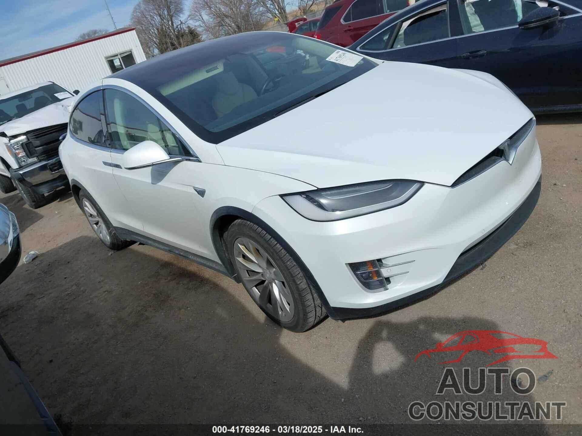 TESLA MODEL X 2018 - 5YJXCBE27JF121834