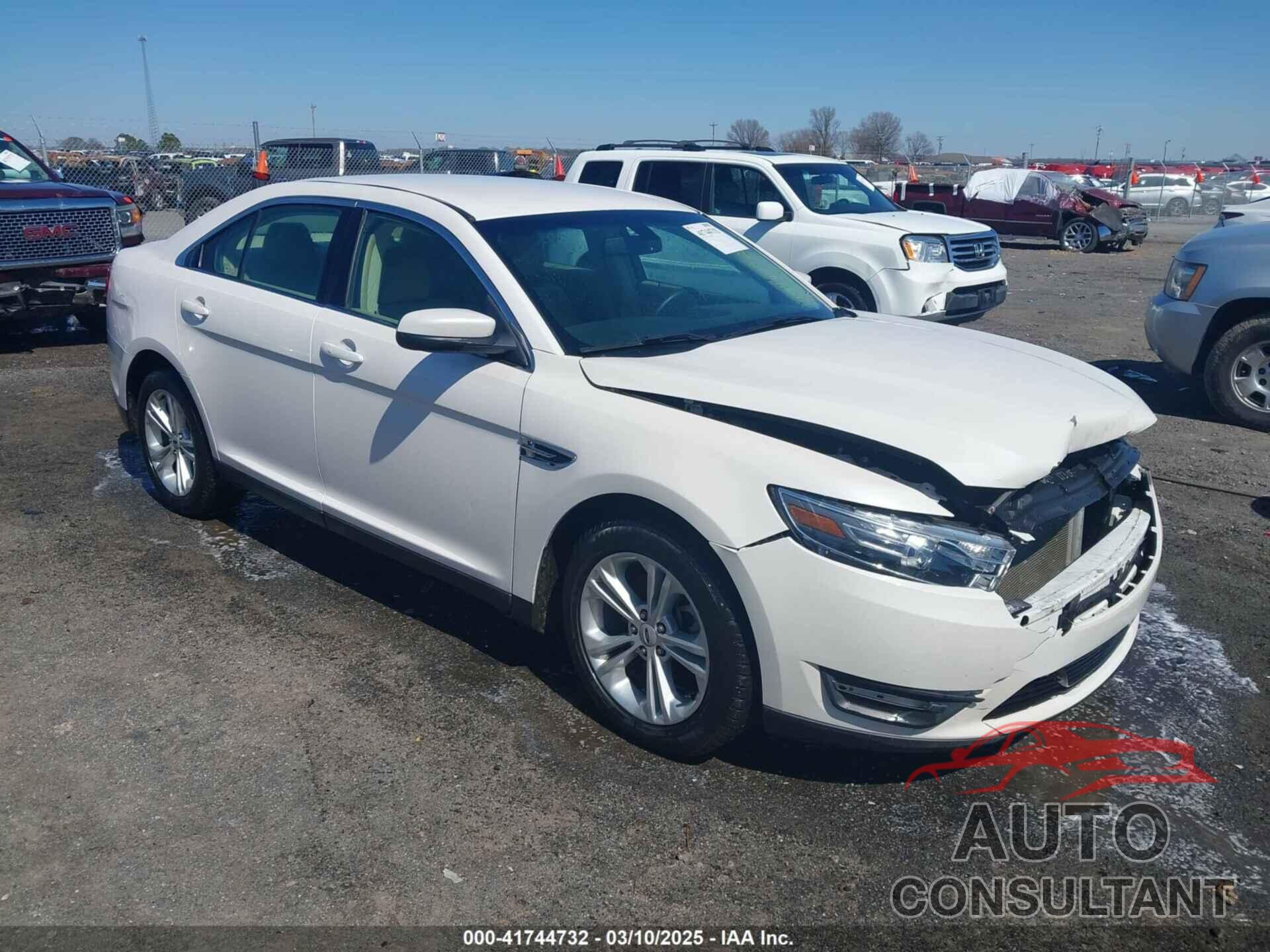 FORD TAURUS 2018 - 1FAHP2E80JG142291