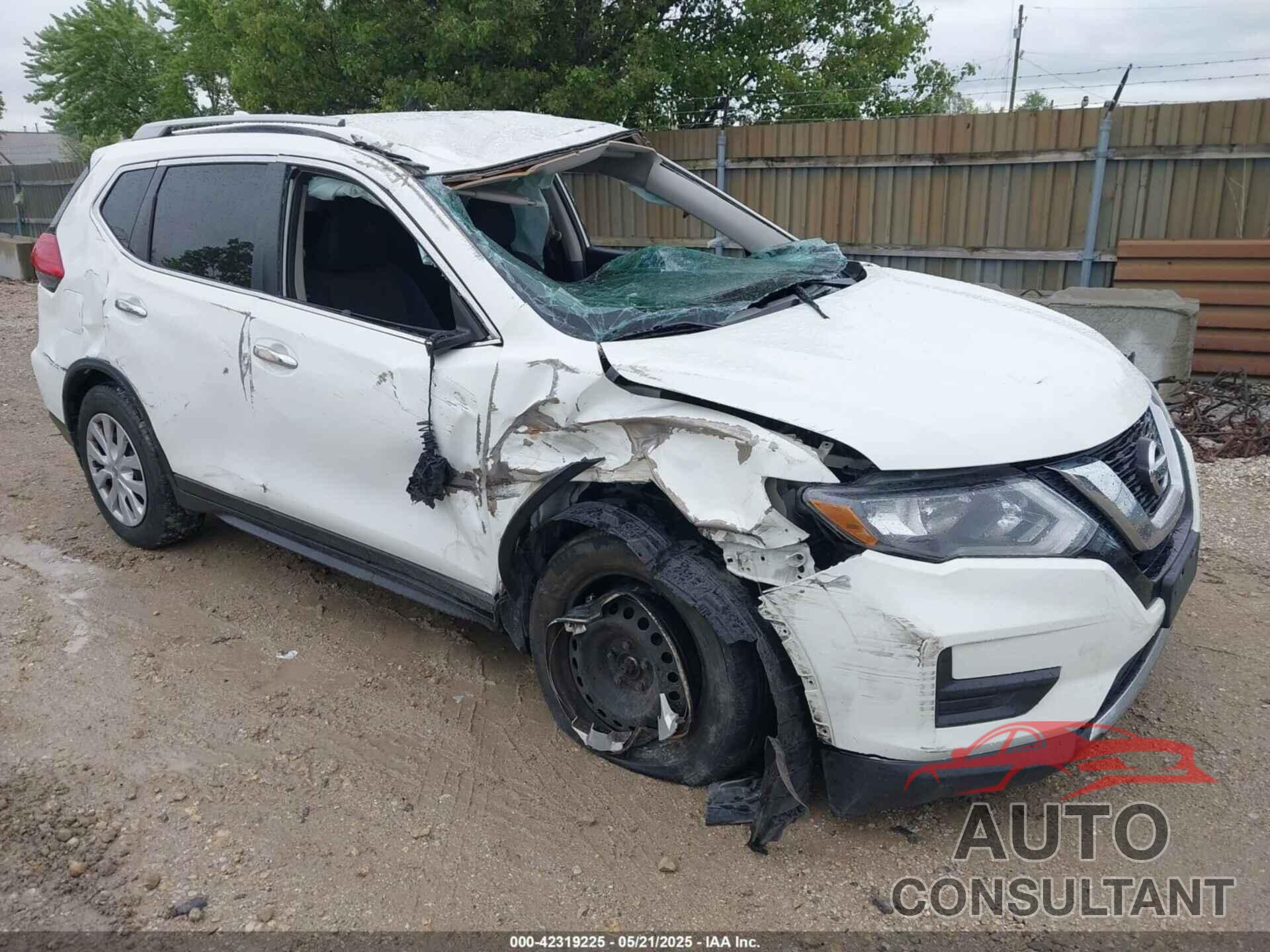 NISSAN ROGUE 2017 - 5N1AT2MT0HC742917