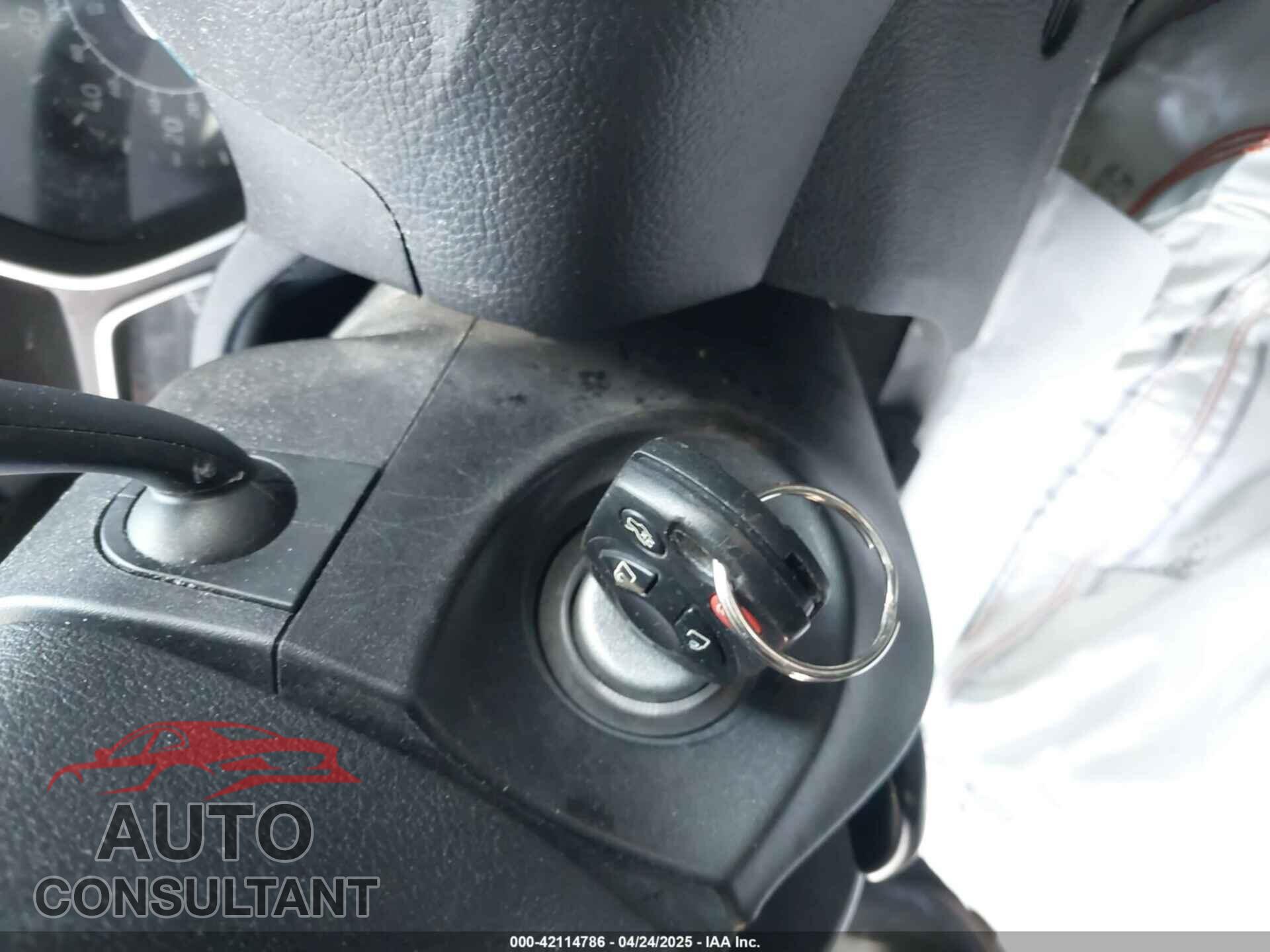 FORD FOCUS 2016 - 1FADP3E23GL400982