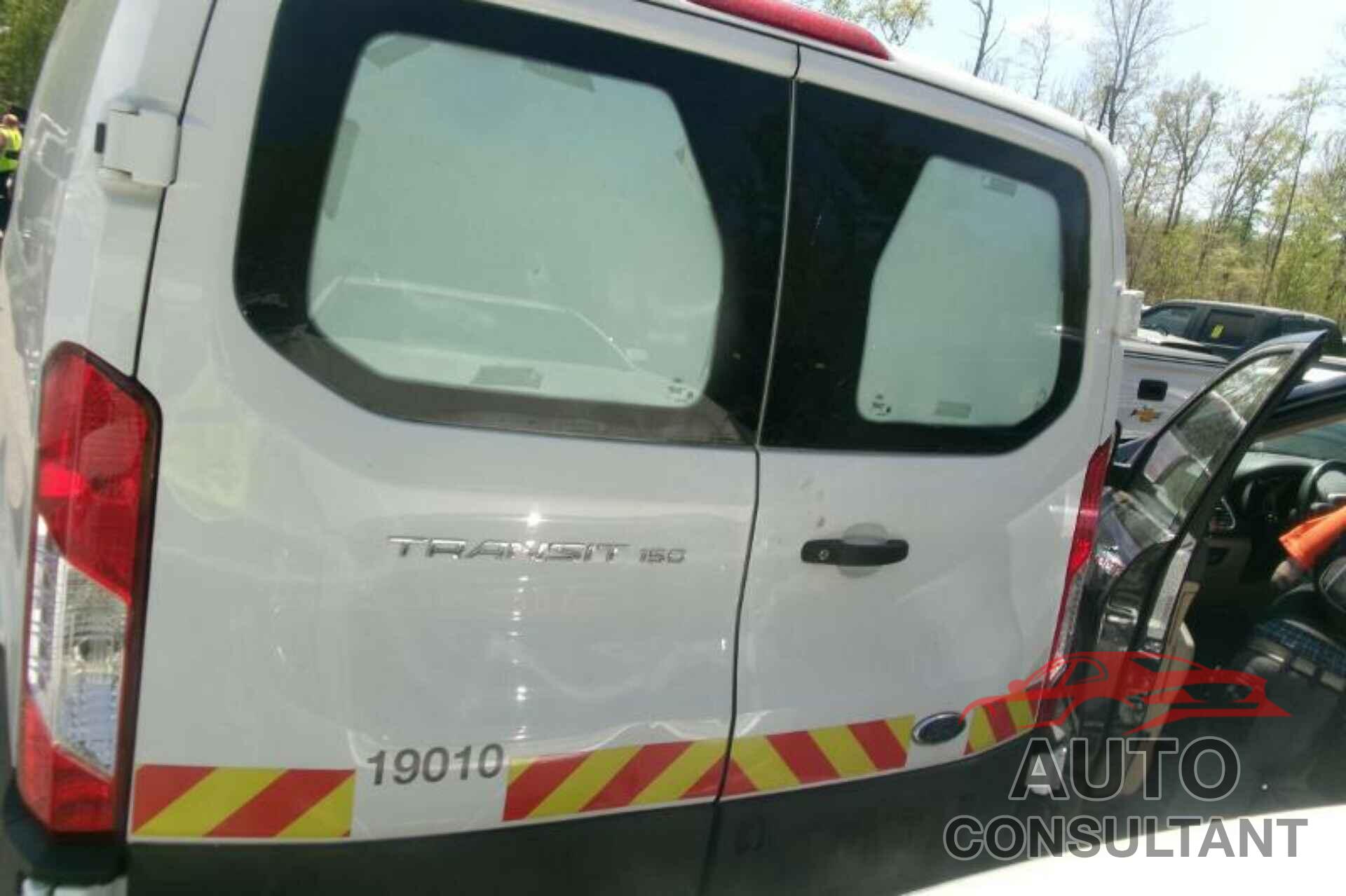 FORD TRANSIT-150 2019 - 1FTYE1YM8KKB31914