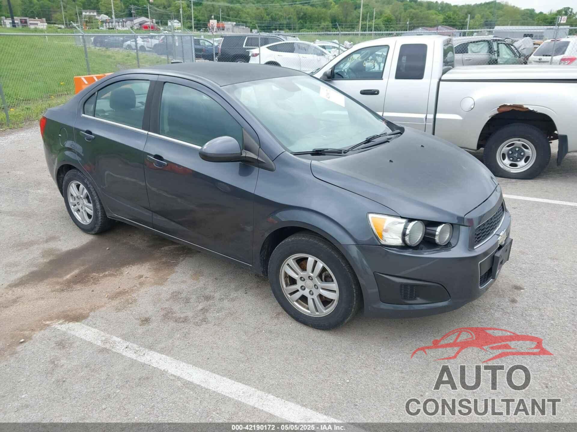 CHEVROLET SONIC 2013 - 1G1JC5SH9D4201088