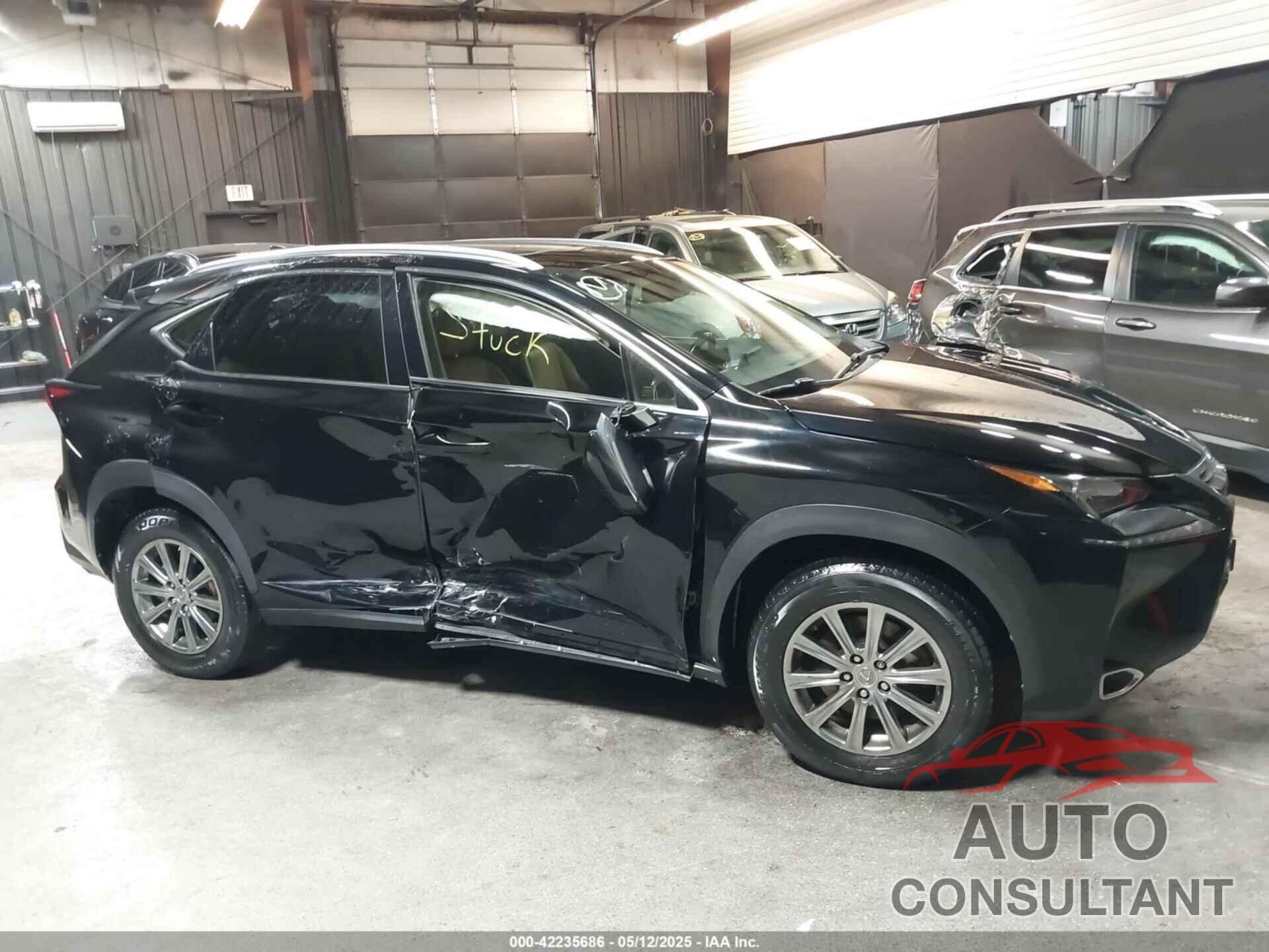 LEXUS NX 200T 2017 - JTJBARBZ6H2123918