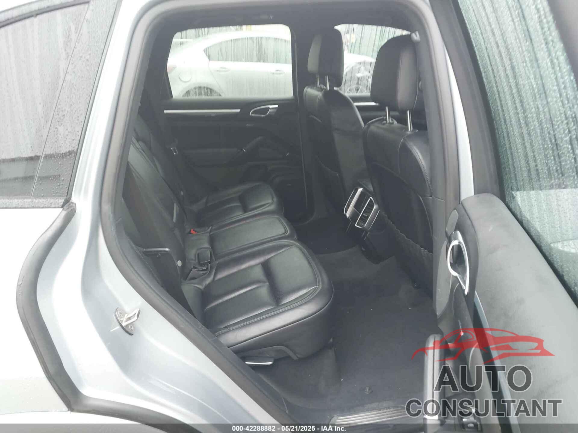 PORSCHE CAYENNE 2017 - WP1AA2A25HKA80522