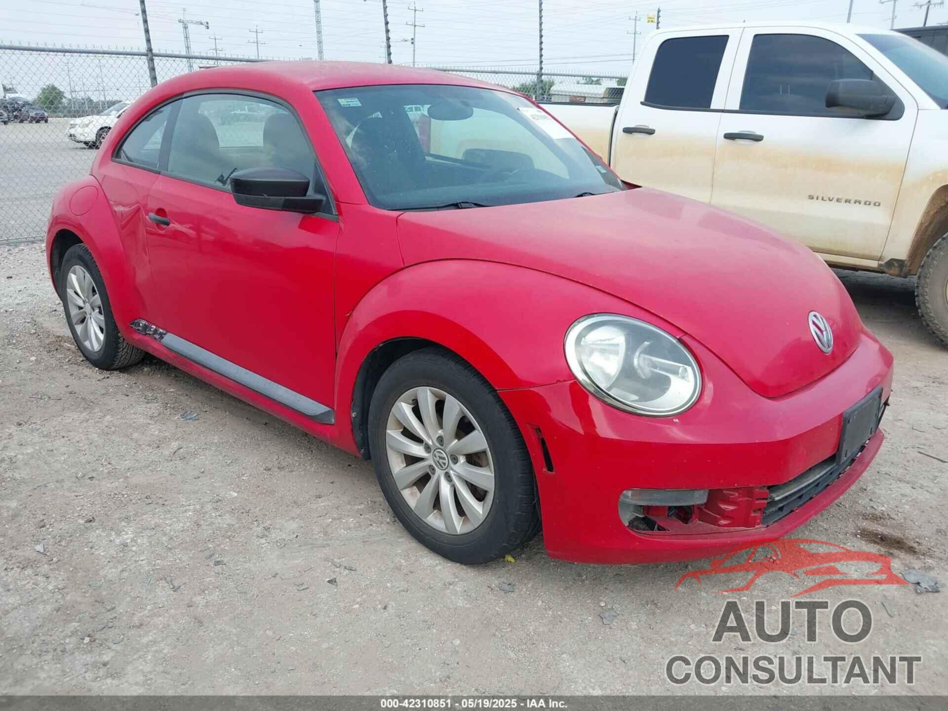 VOLKSWAGEN BEETLE 2013 - 3VWFX7AT6DM603784