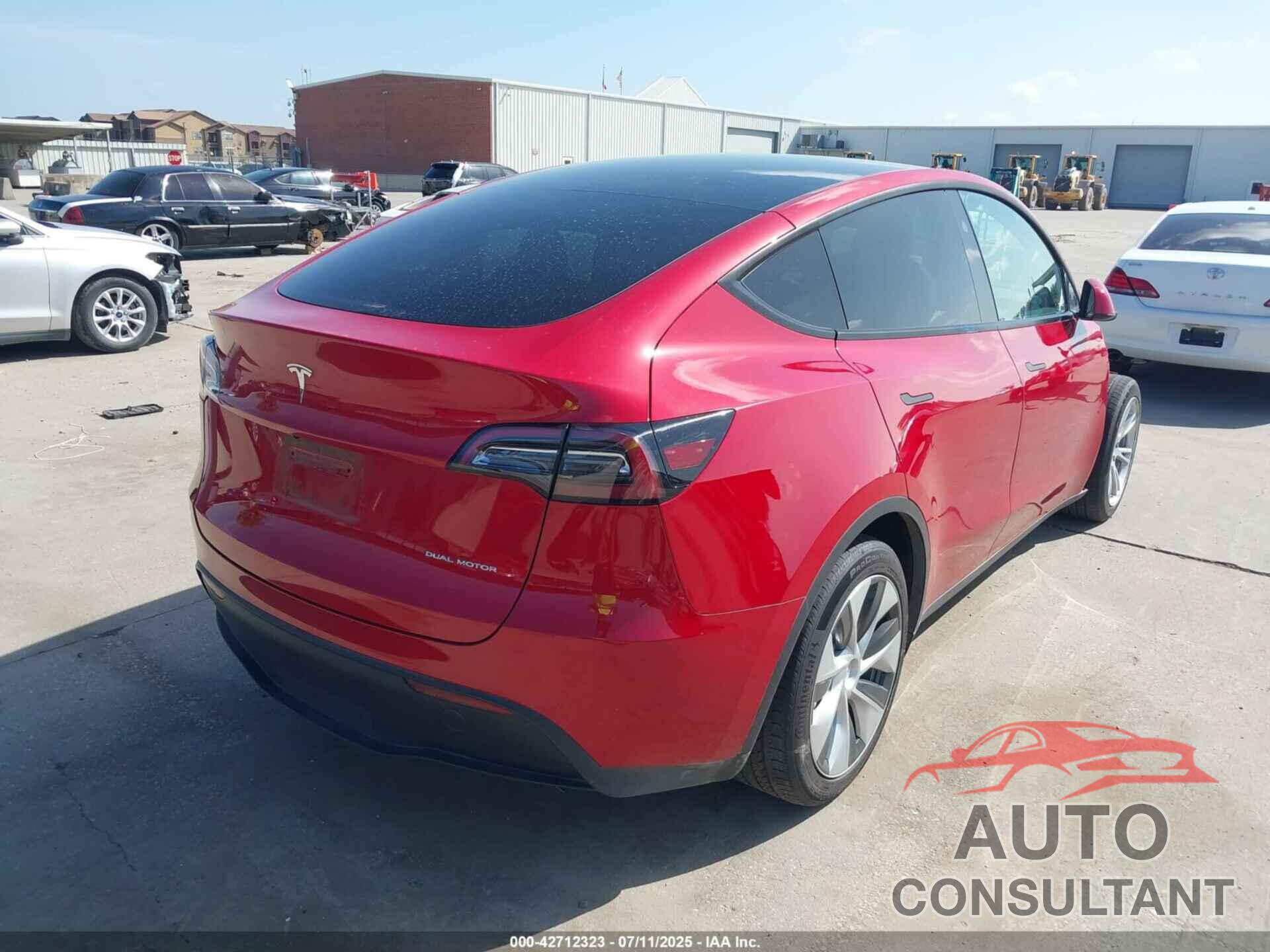 TESLA MODEL Y 2023 - 7SAYGAEEXPF830119