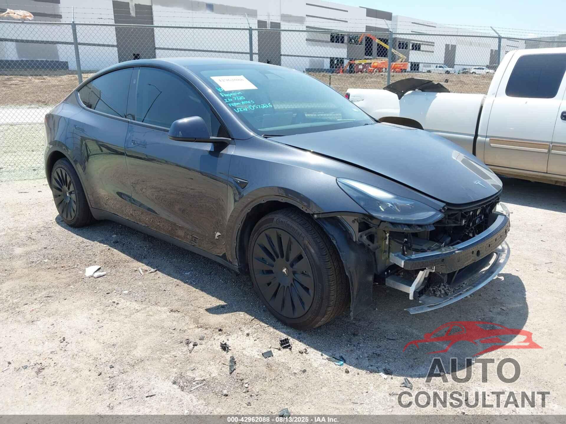 TESLA MODEL Y 2024 - 7SAYGDED8RF057226