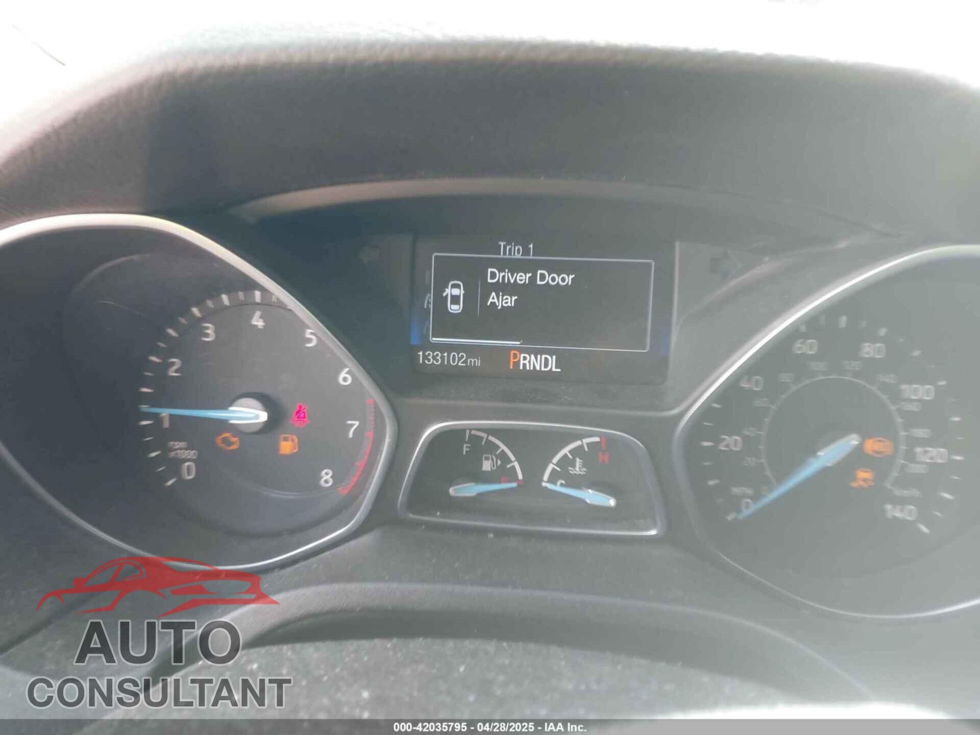 FORD FOCUS 2017 - 1FADP3E21HL201625