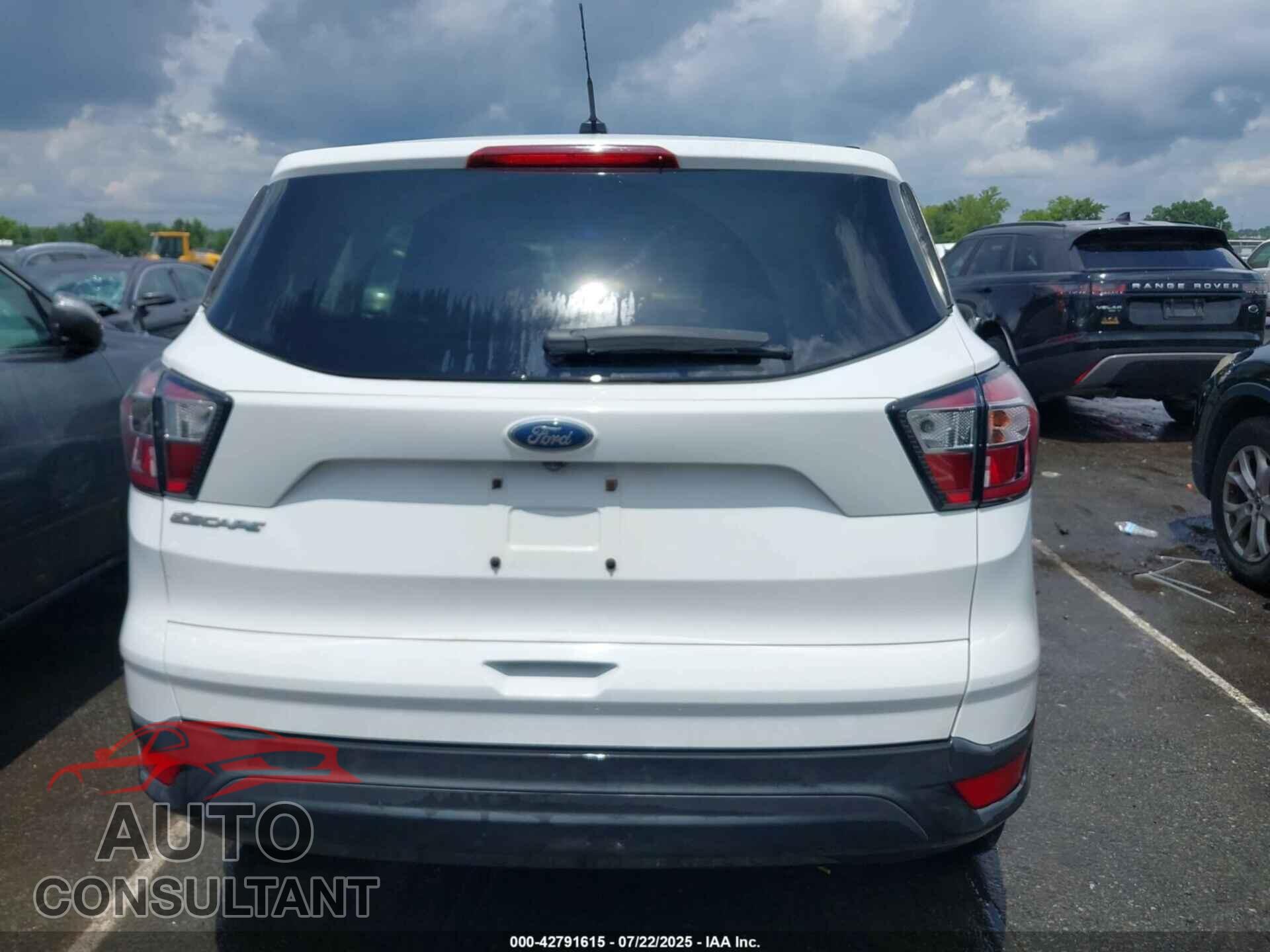 FORD ESCAPE 2017 - 1FMCU0F75HUB88746