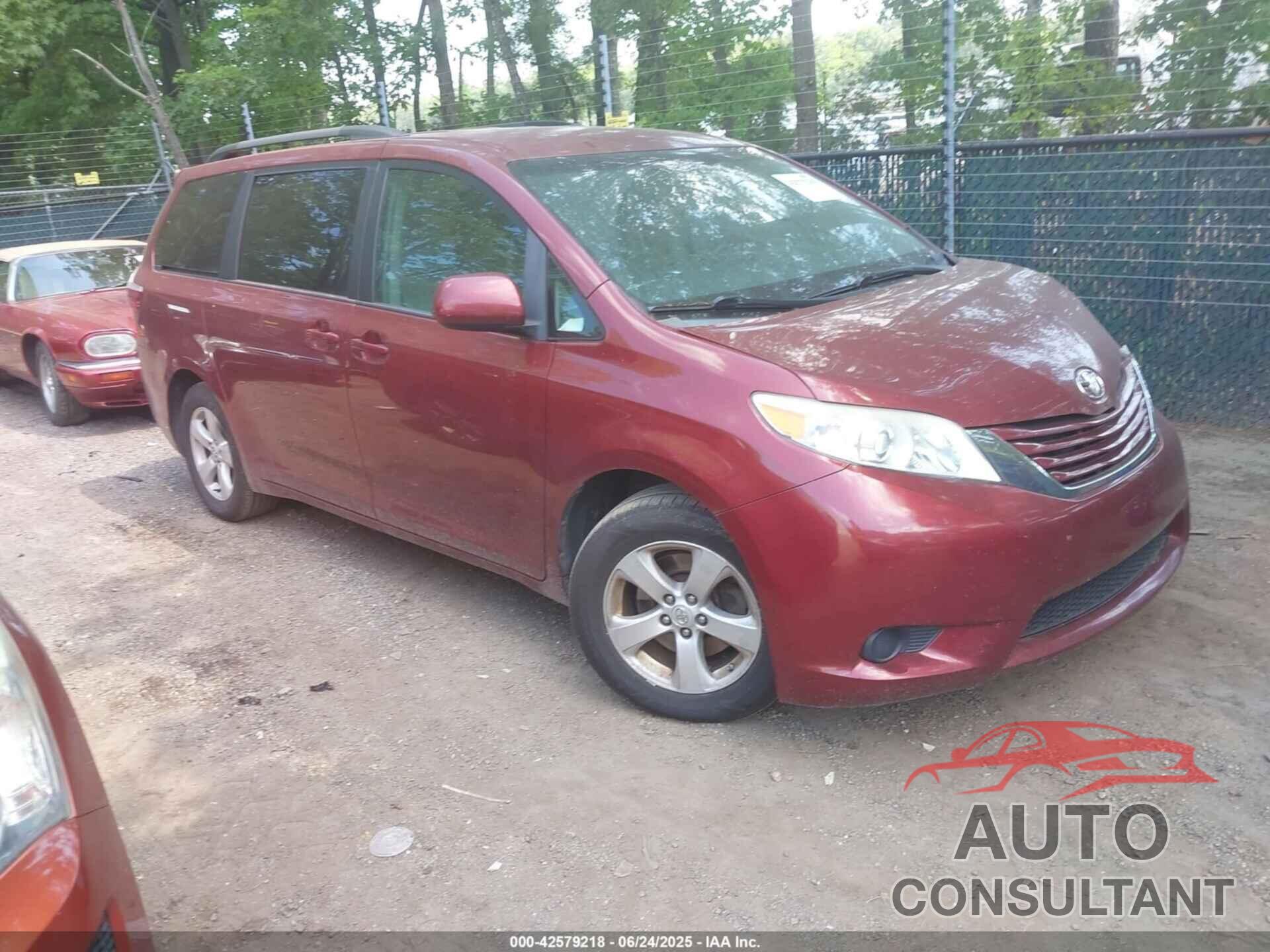 TOYOTA SIENNA 2015 - 5TDKK3DC5FS576035