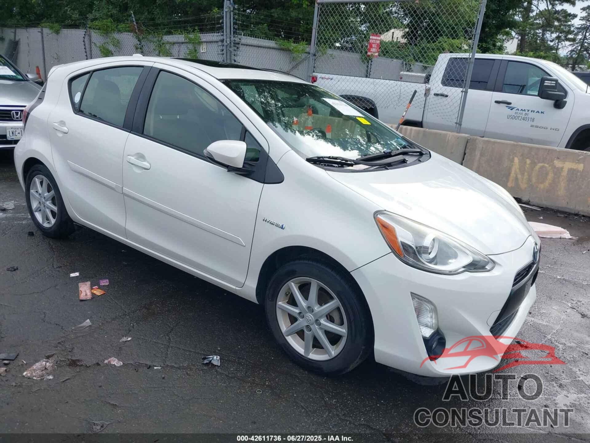 TOYOTA PRIUS C 2015 - JTDKDTB32F1087232