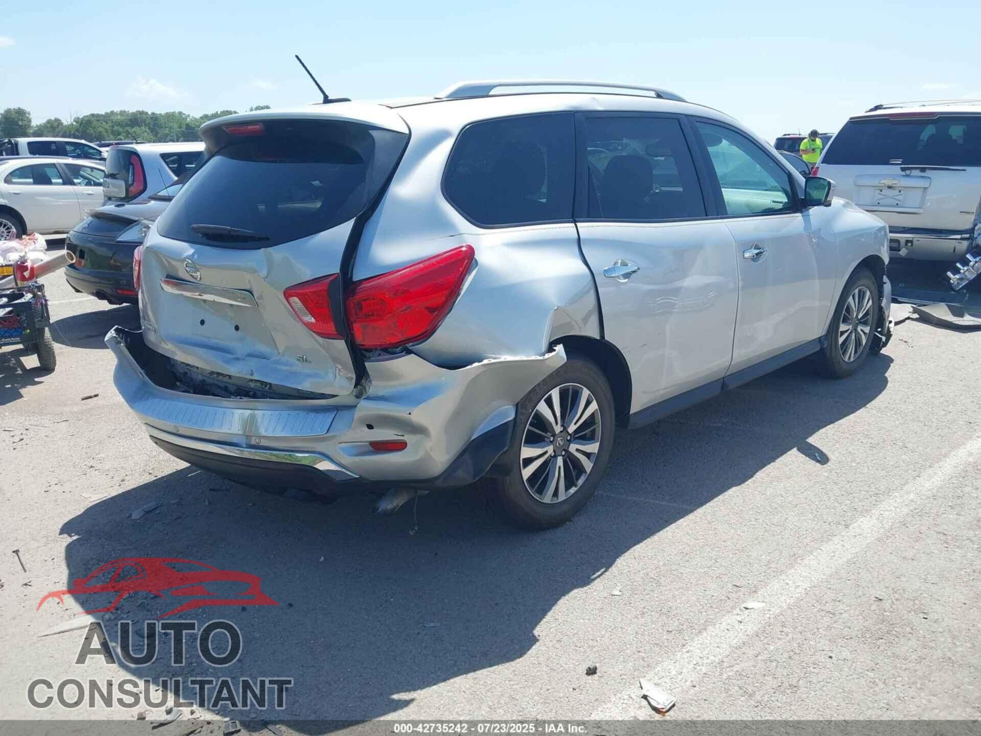 NISSAN PATHFINDER 2017 - 5N1DR2MN2HC651127