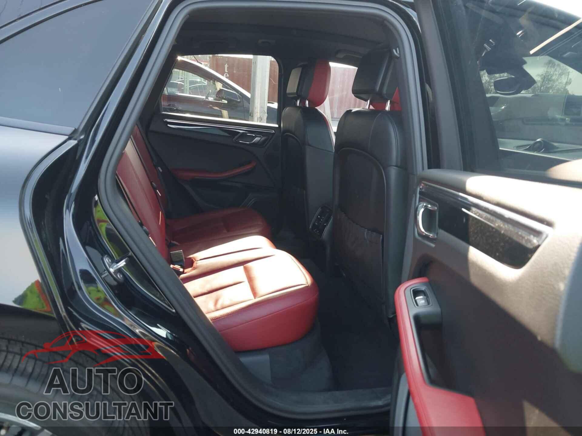 PORSCHE MACAN 2015 - WP1AB2A58FLB42655