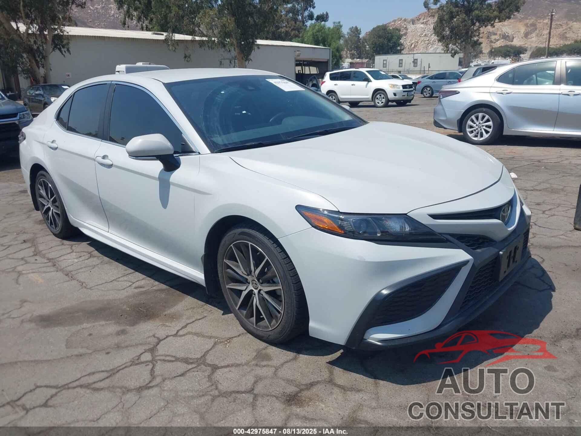 TOYOTA CAMRY 2022 - 4T1G11AK6NU072298