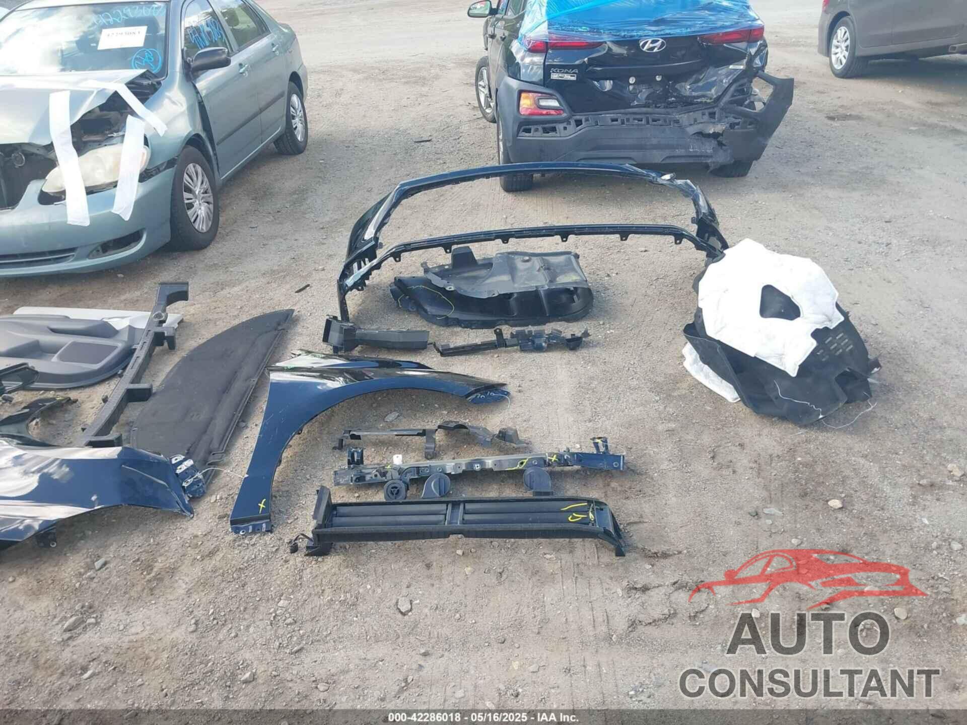 TOYOTA SIENNA 2022 - 5TDYSKFC2NS042734