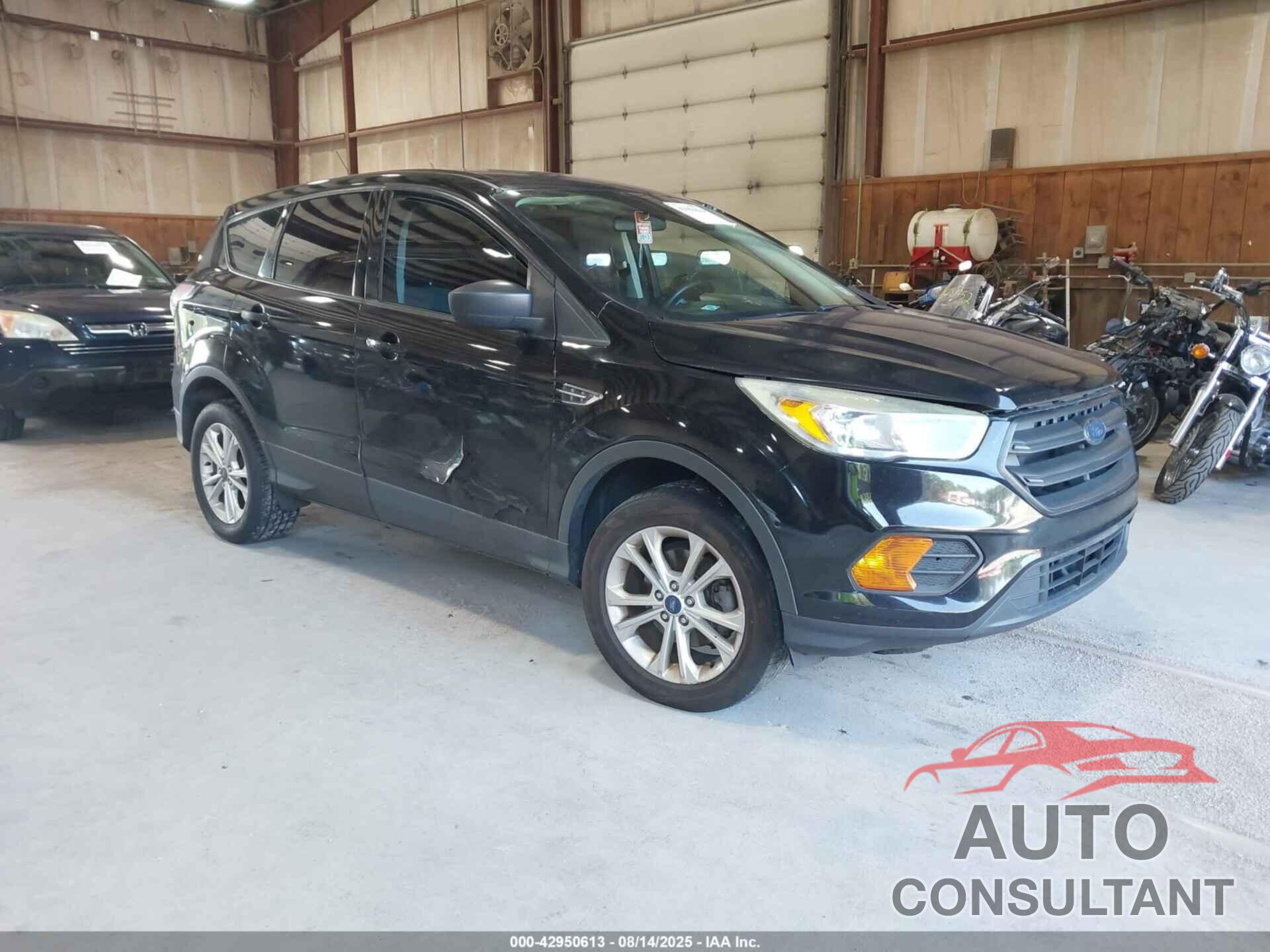 FORD ESCAPE 2017 - 1FMCU0F74HUA44461