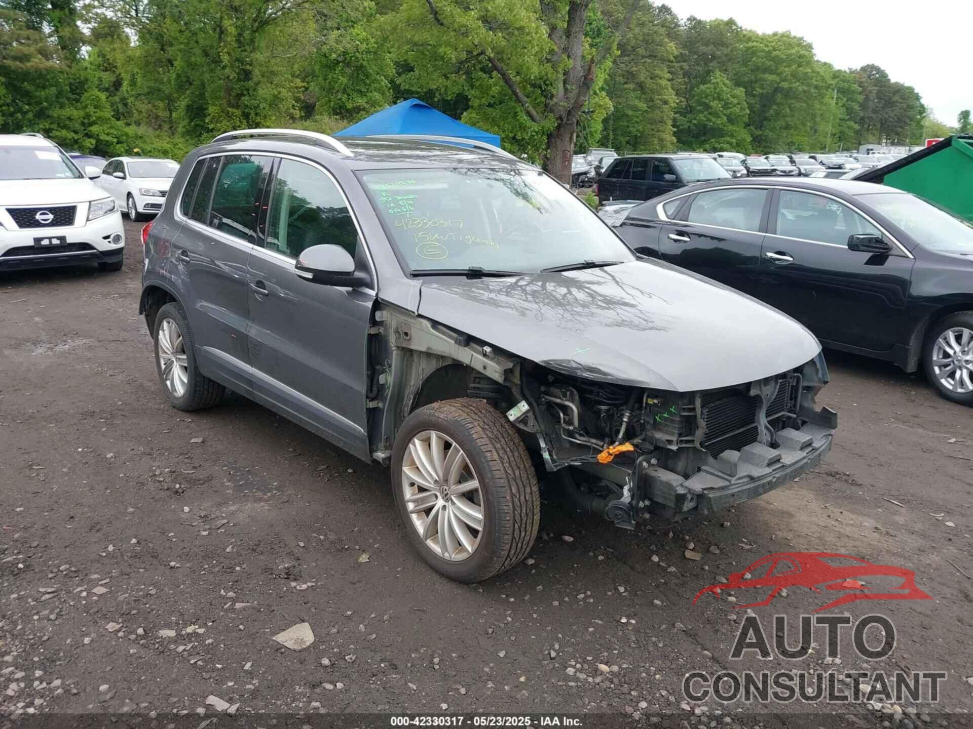VOLKSWAGEN TIGUAN 2015 - WVGAV7AX6FW567468