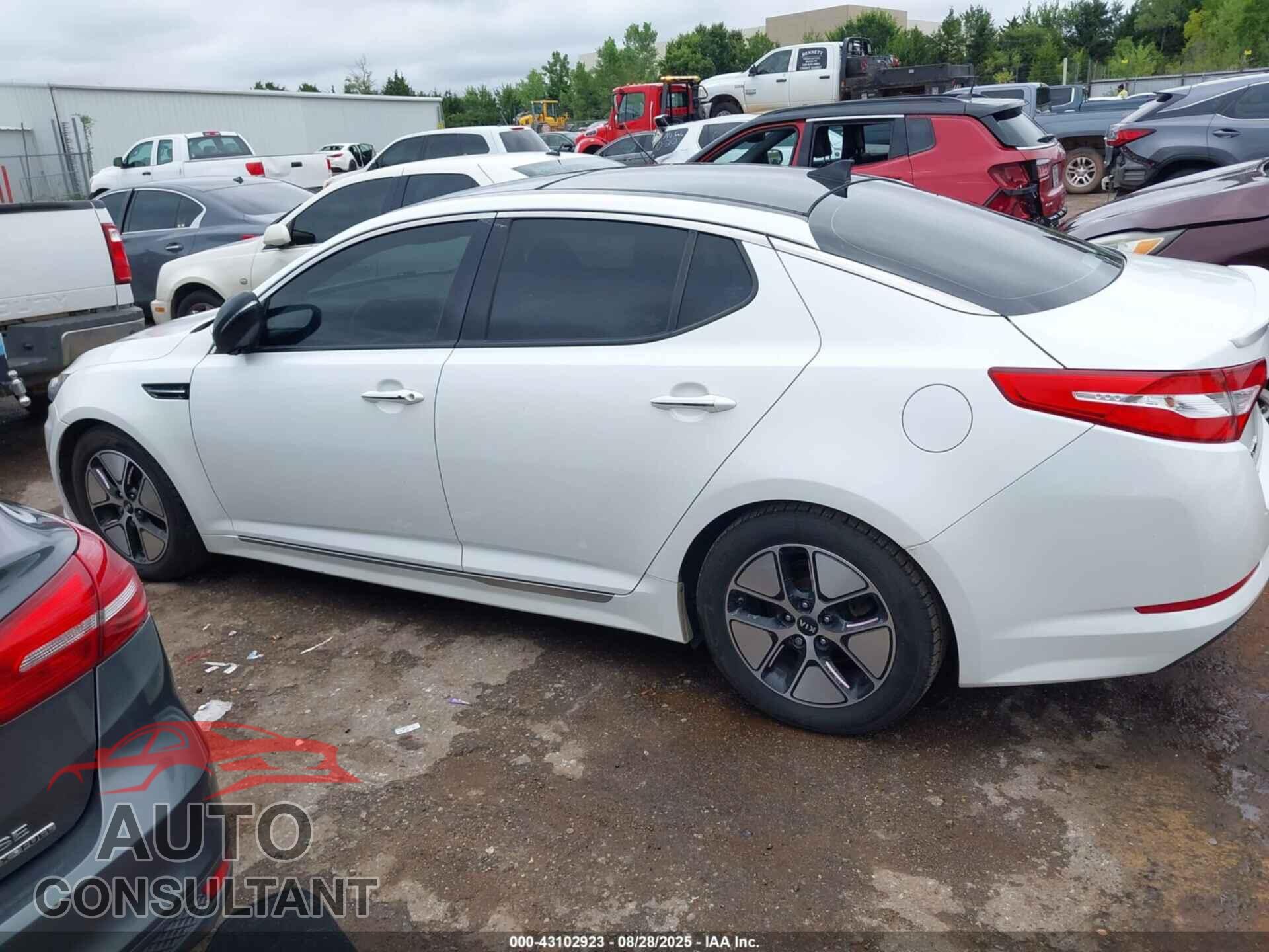 KIA OPTIMA HYBRID 2012 - KNAGM4AD2C5035784