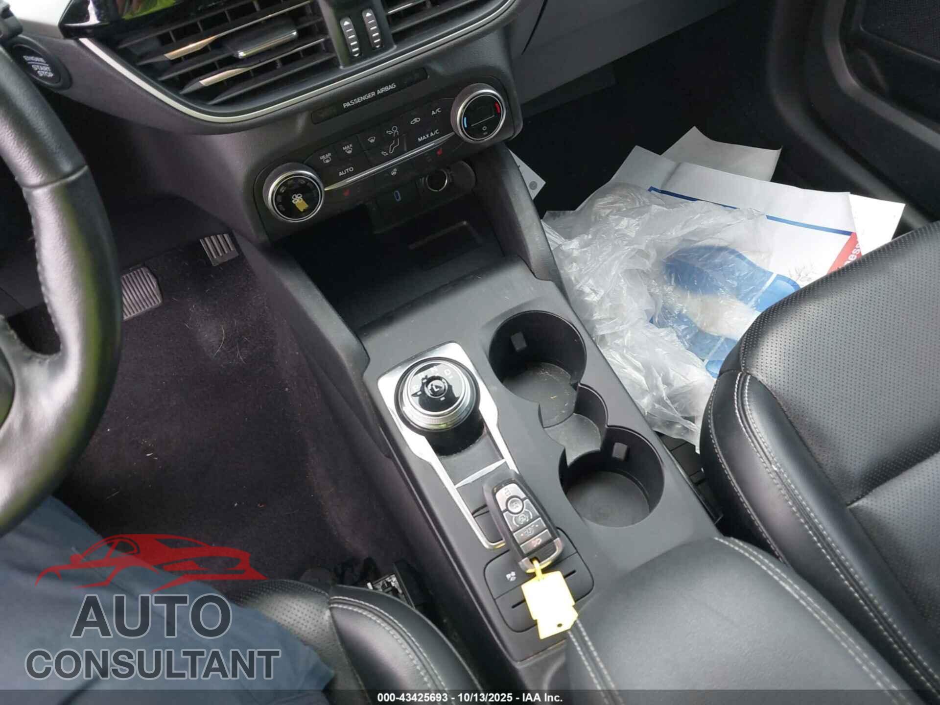 FORD ESCAPE 2020 - 1FMCU0H68LUA57128