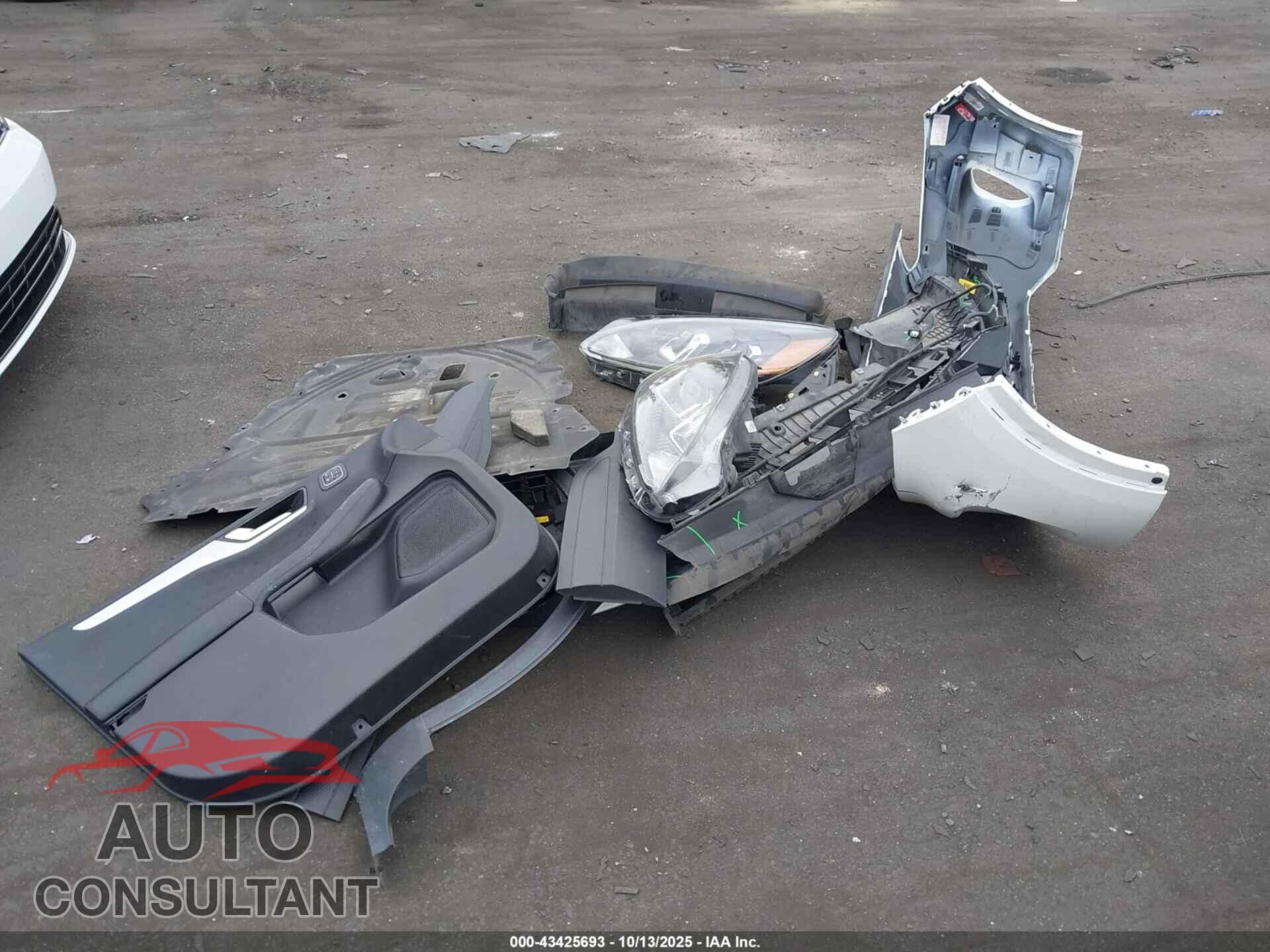 FORD ESCAPE 2020 - 1FMCU0H68LUA57128