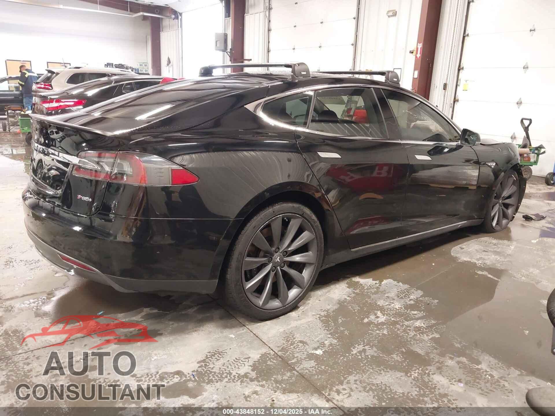 TESLA MODEL S 2013 - 5YJSA1DPXDFP14812