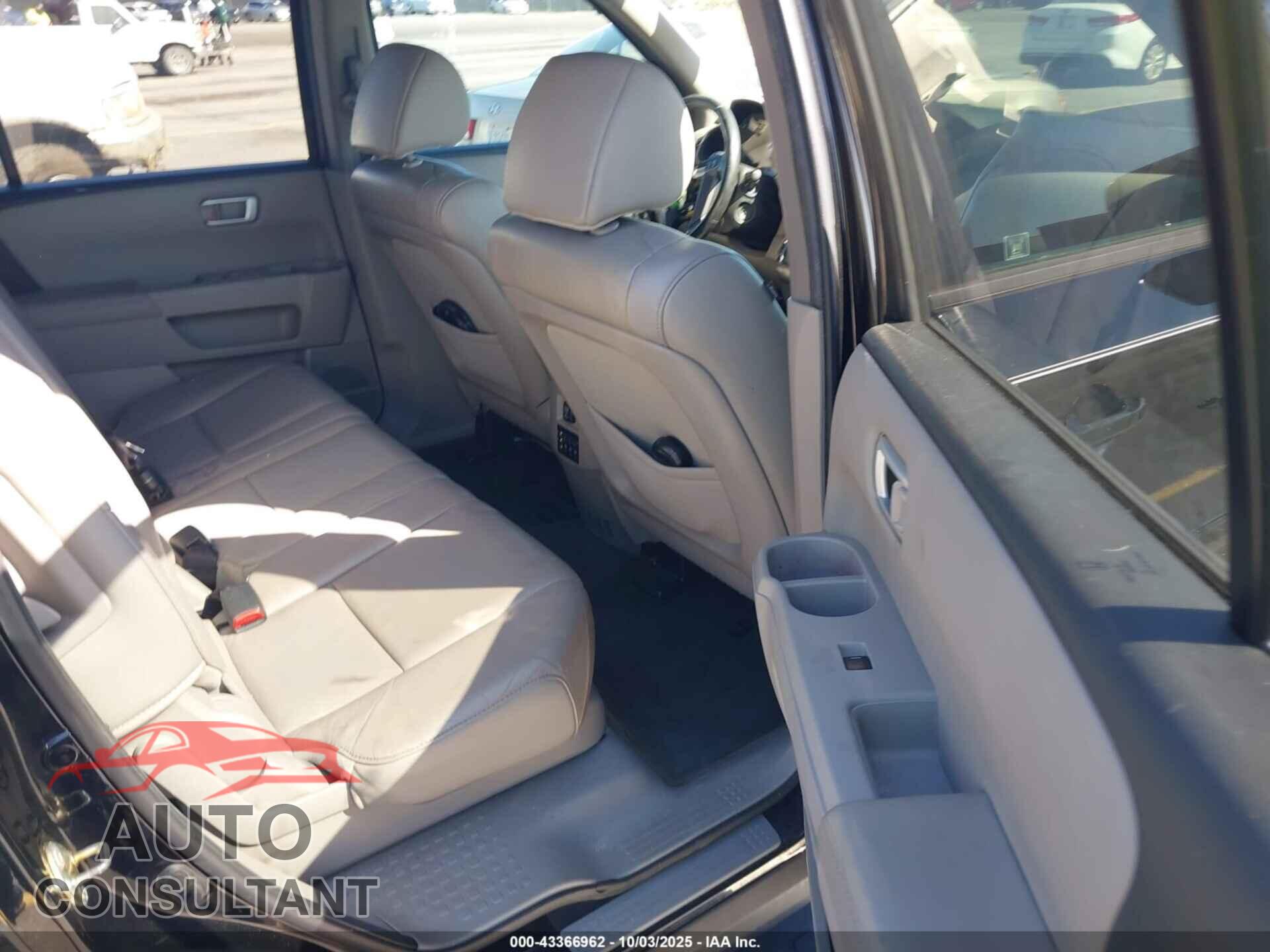HONDA PILOT 2013 - 5FNYF3H63DB038499