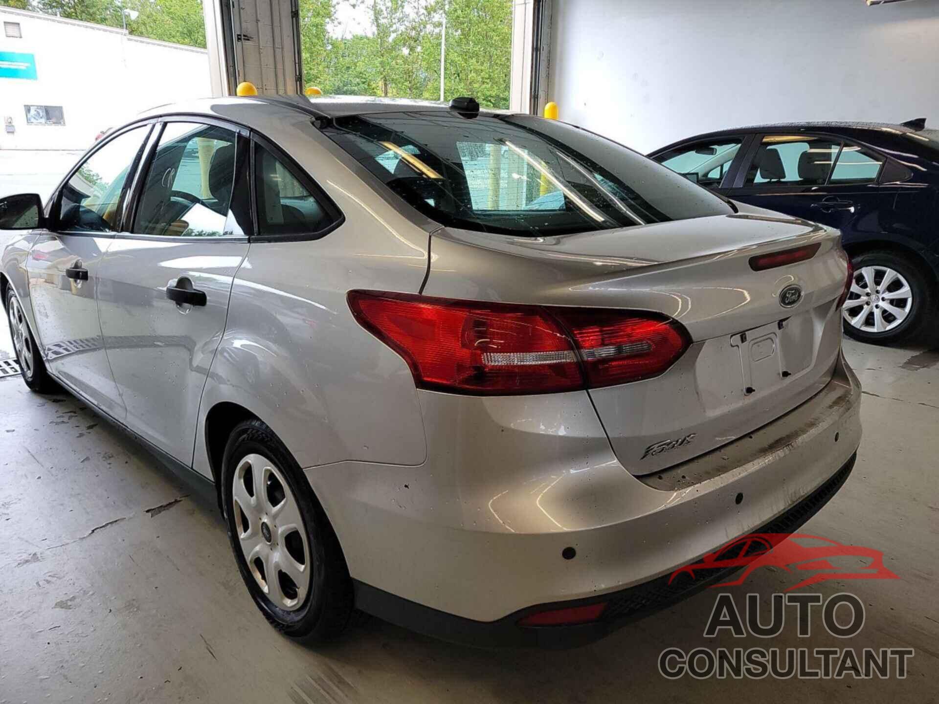 FORD FOCUS 2016 - 1FADP3E26GL298447